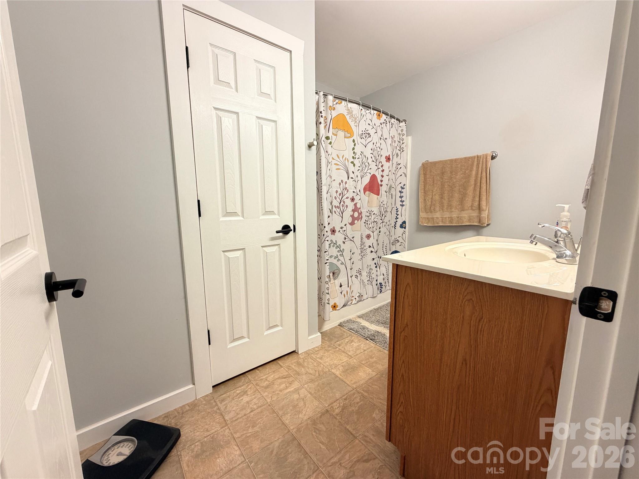 2885 Drummond Street Property Photo 14