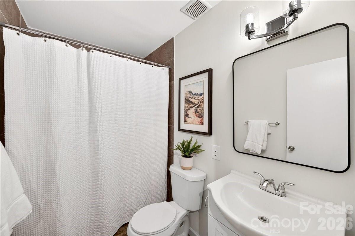430 Queens Road 122 Property Photo 15