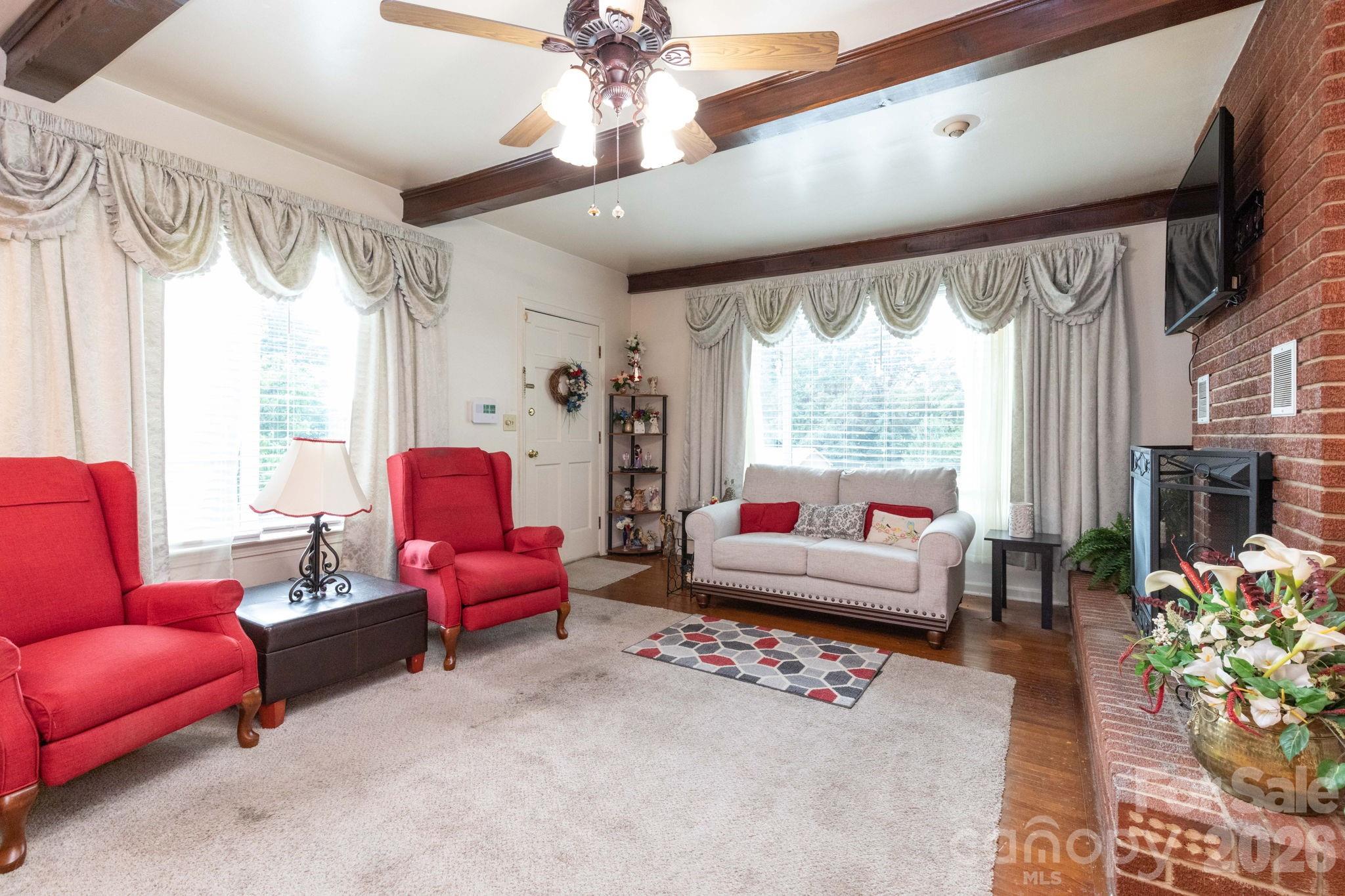 84 Portcrest Heights Property Photo 4