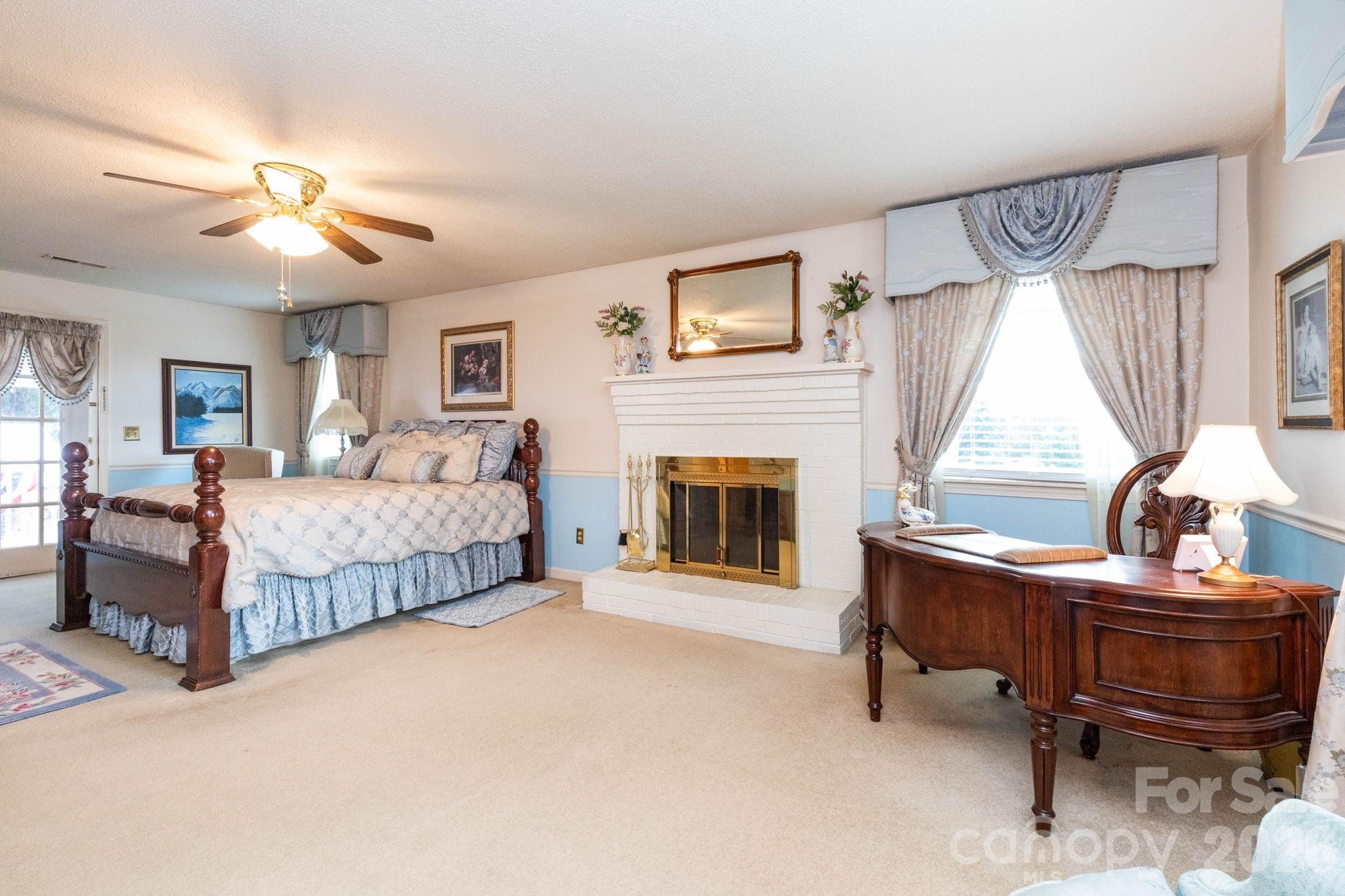 84 Portcrest Heights Property Photo 11
