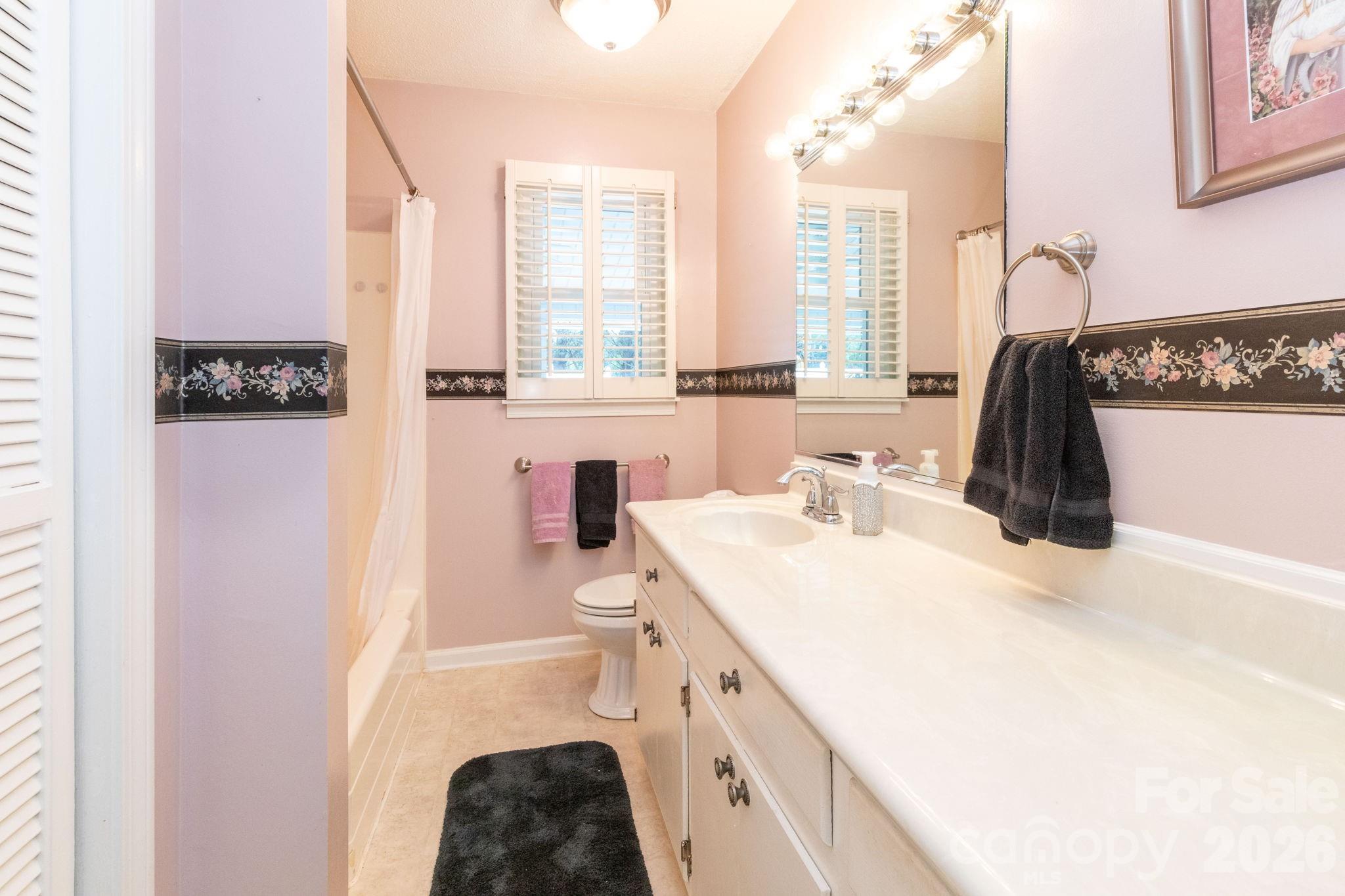 84 Portcrest Heights Property Photo 15