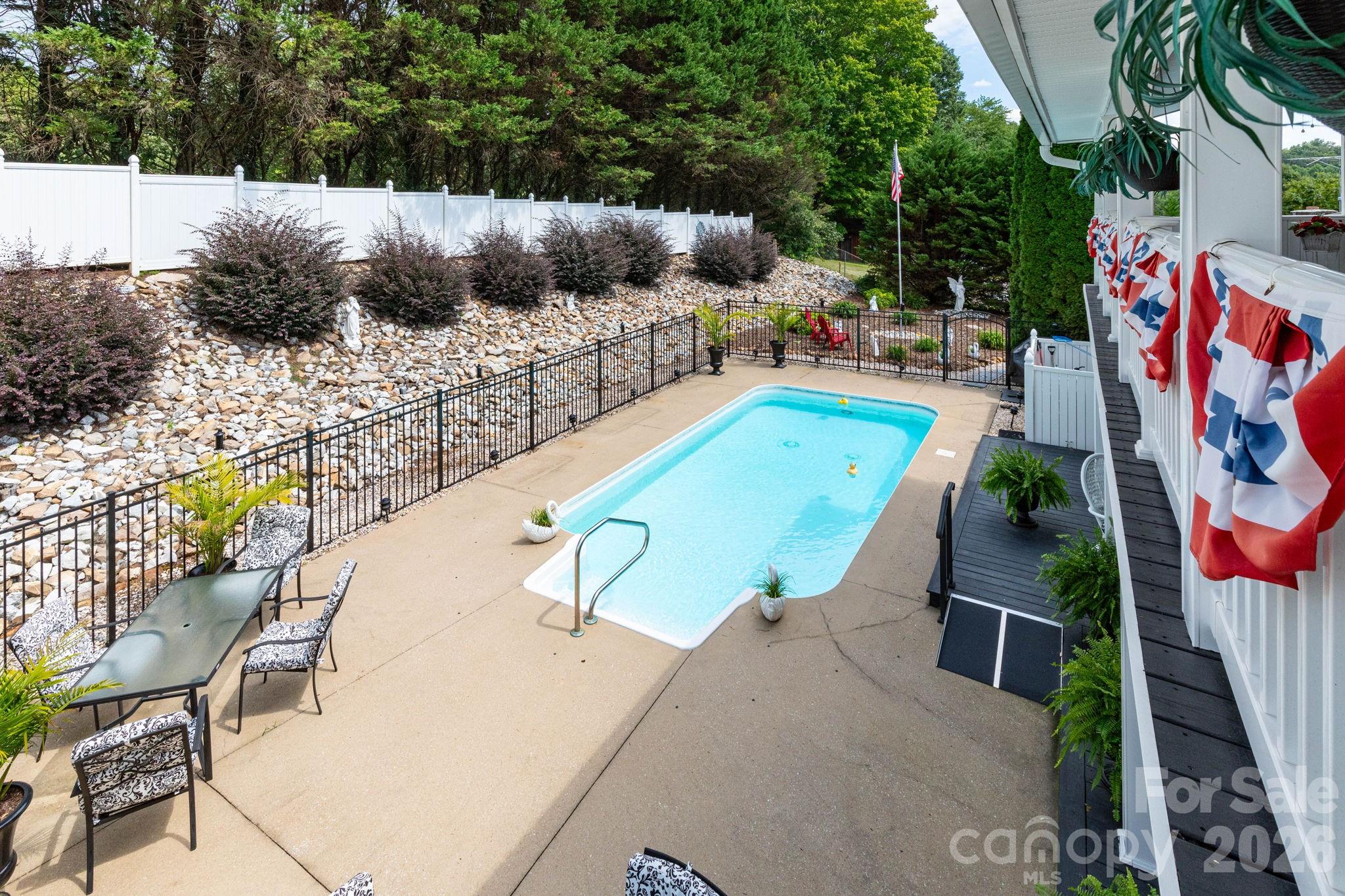 84 Portcrest Heights Property Photo 21