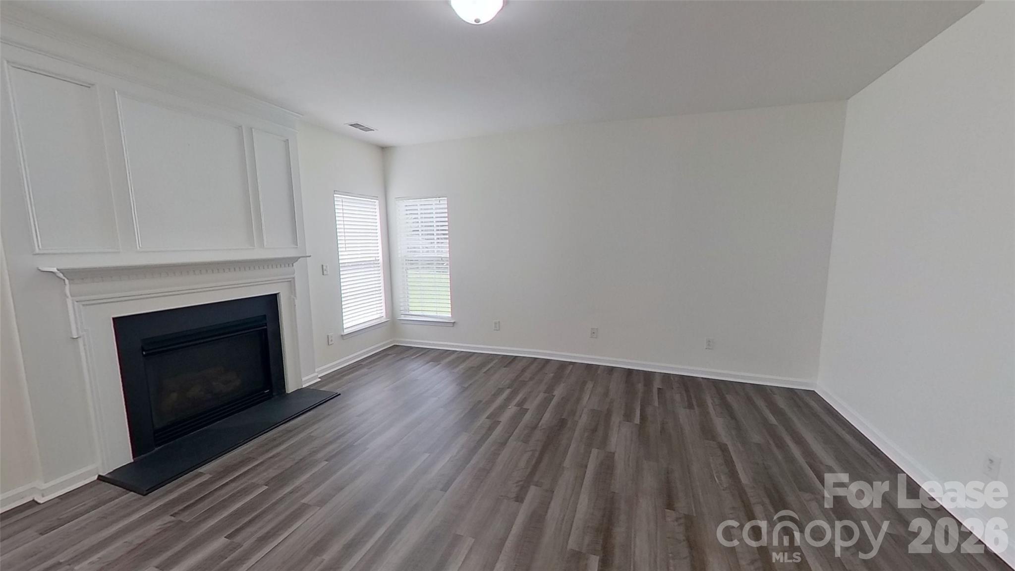 2014 Rosewater Lane Property Photo 4