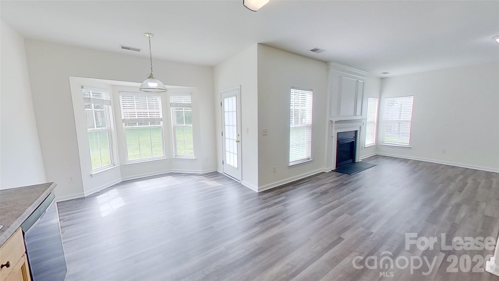 2014 Rosewater Lane Property Photo 5
