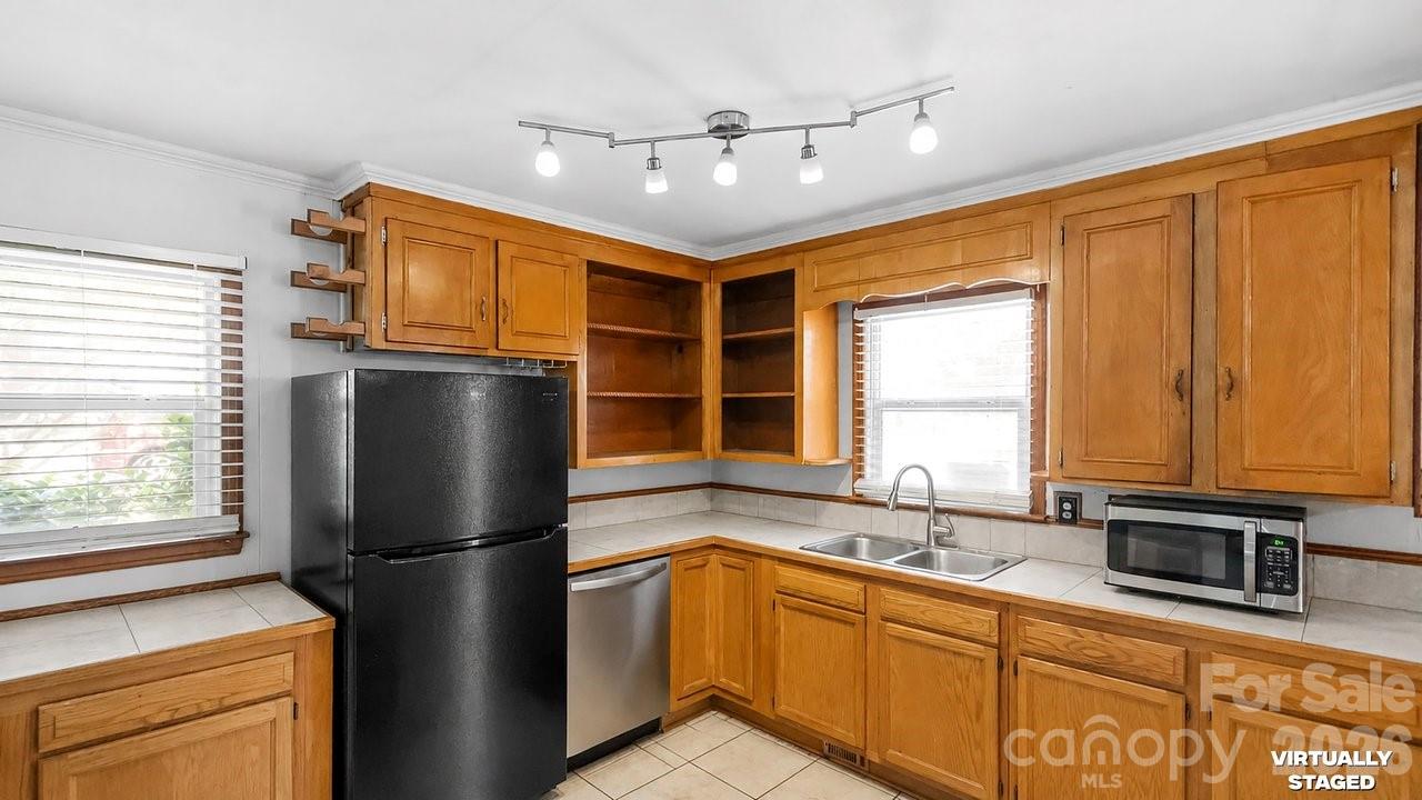 1201 Memory Lane Property Photo 8