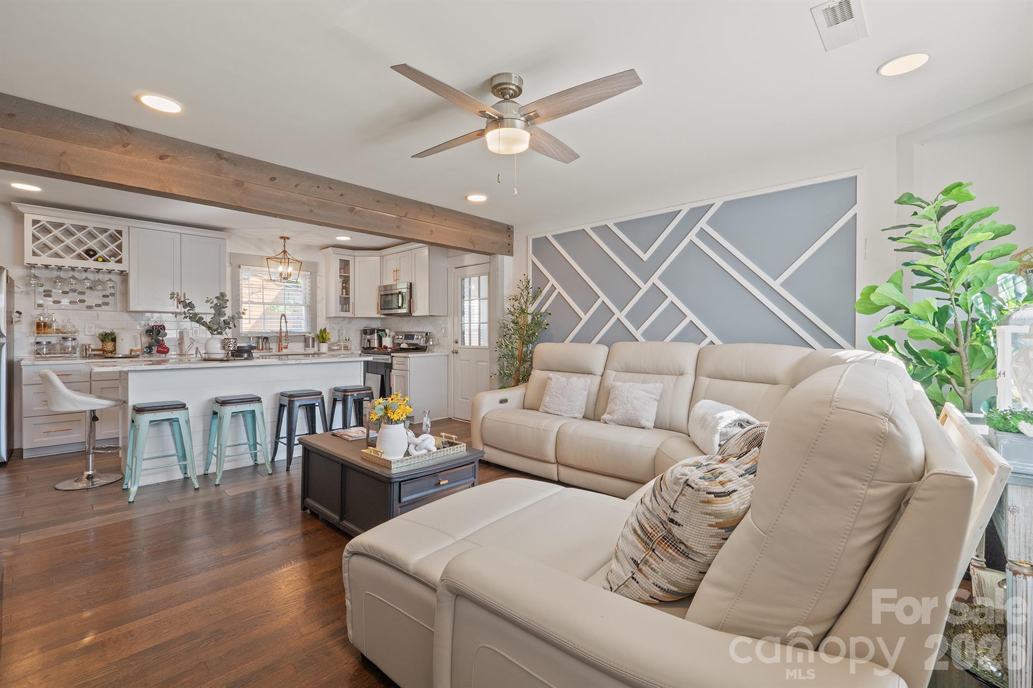 1411 Dean Street Property Photo 3
