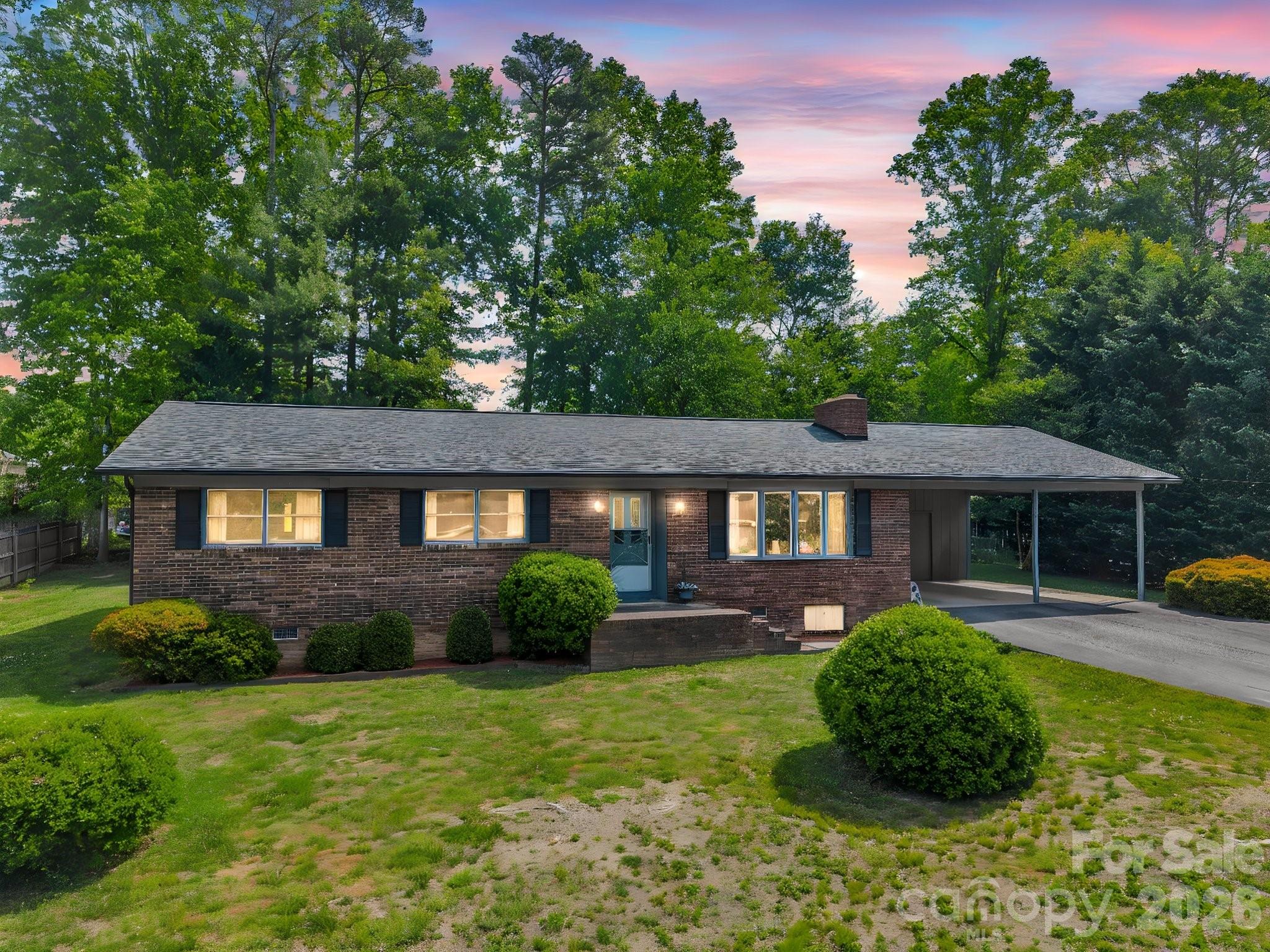 121 Greenfield Lane Property Photo 1