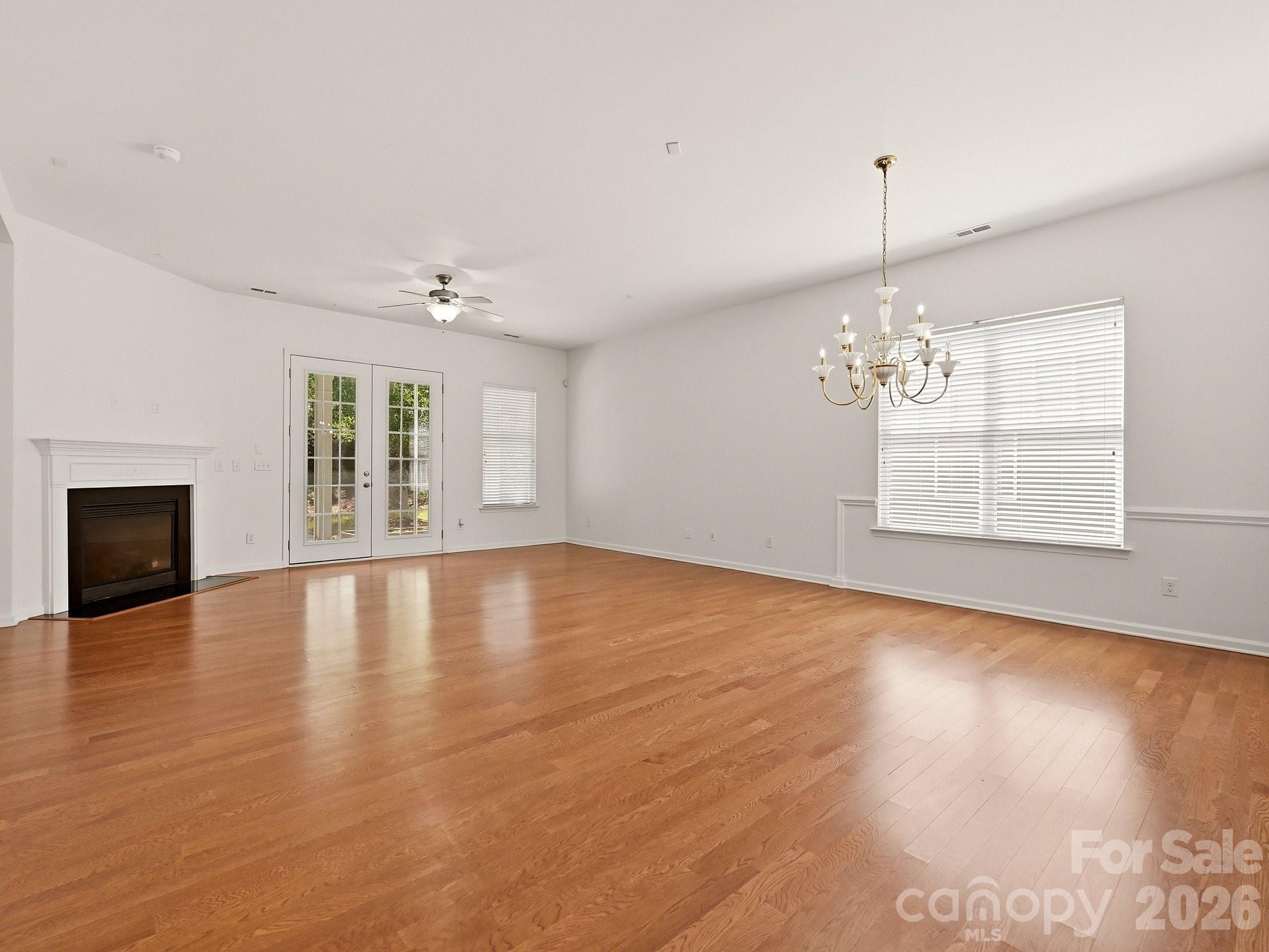1021 Knob Creek Lane Property Photo 4
