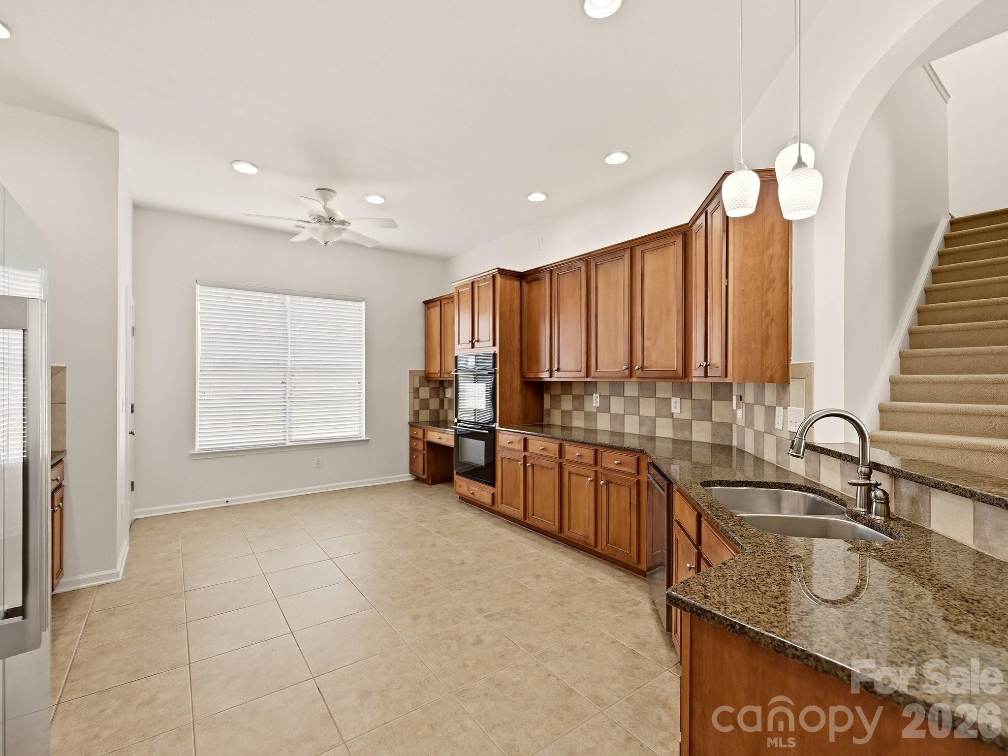 1021 Knob Creek Lane Property Photo 7