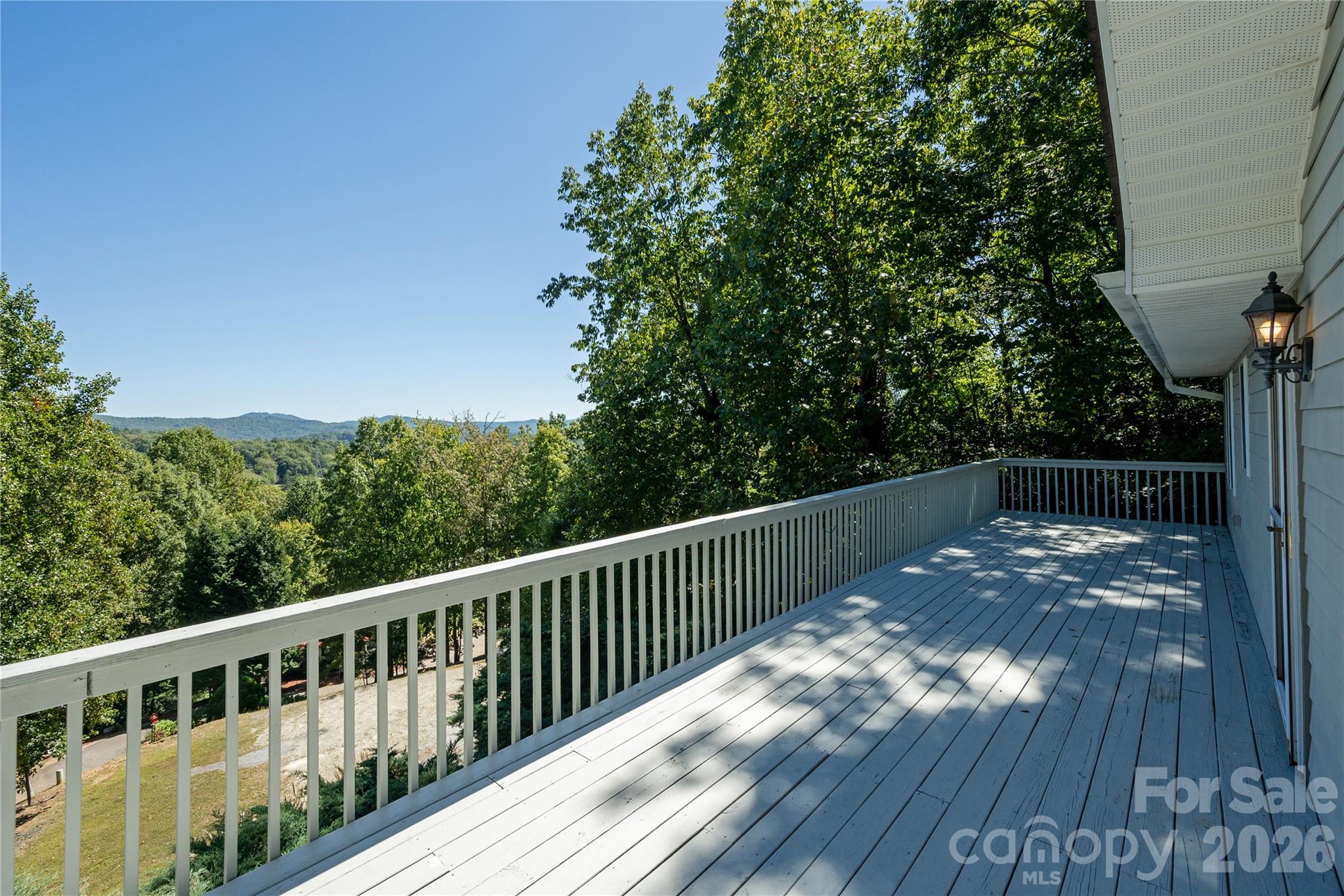 219 Greens View Drive Property Photo 3