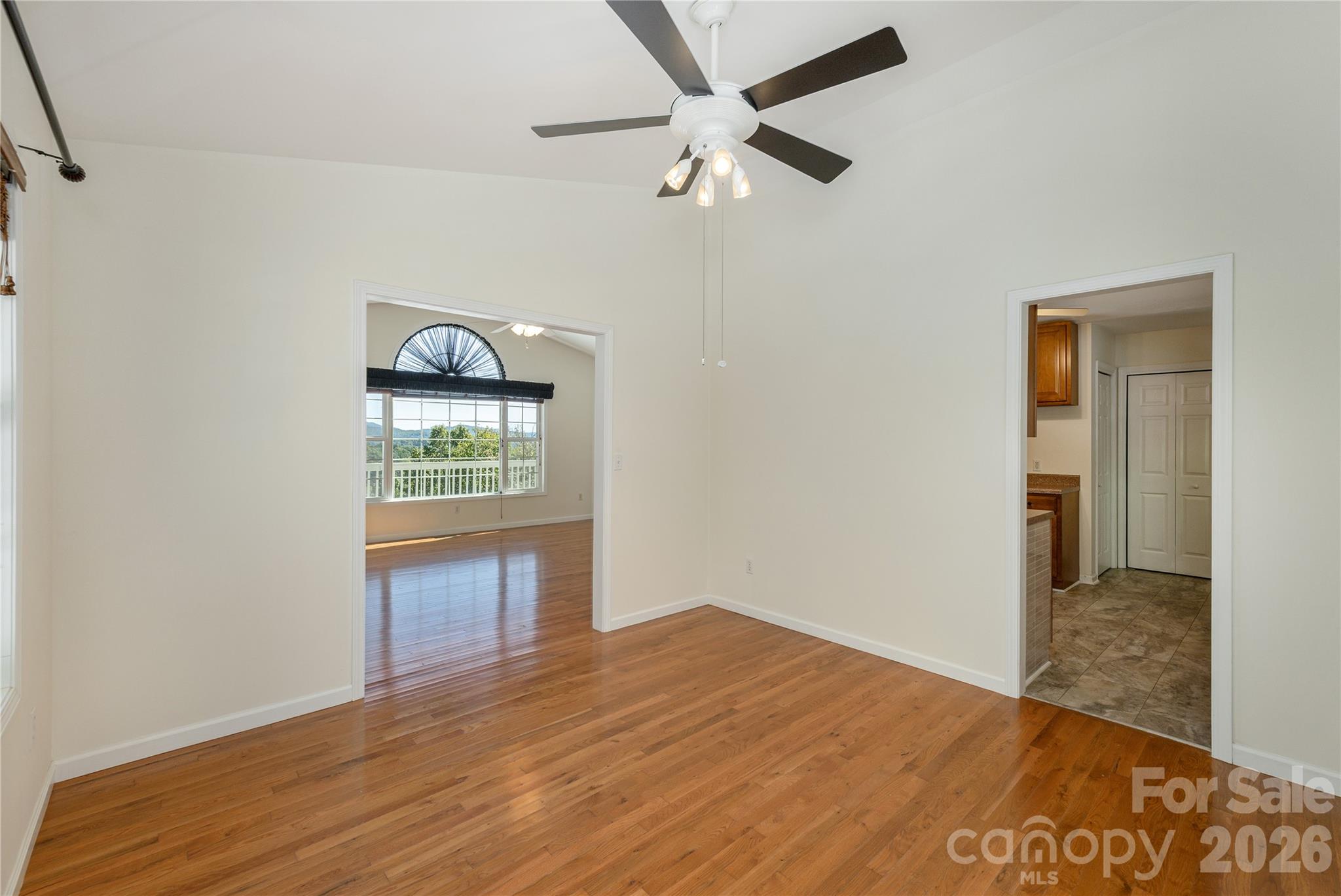 219 Greens View Drive Property Photo 13