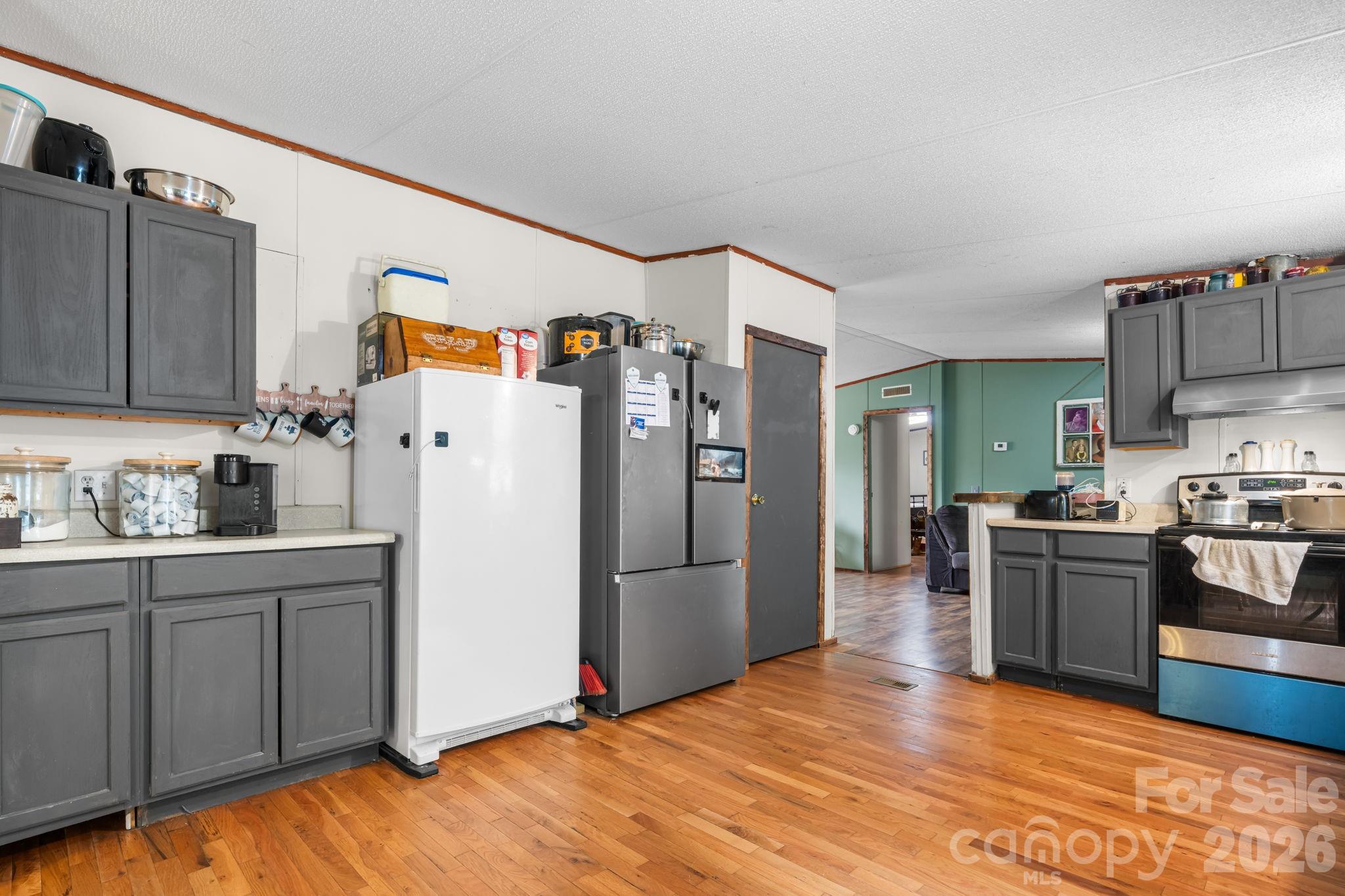 2461 Shadowbrook Drive Property Photo 11