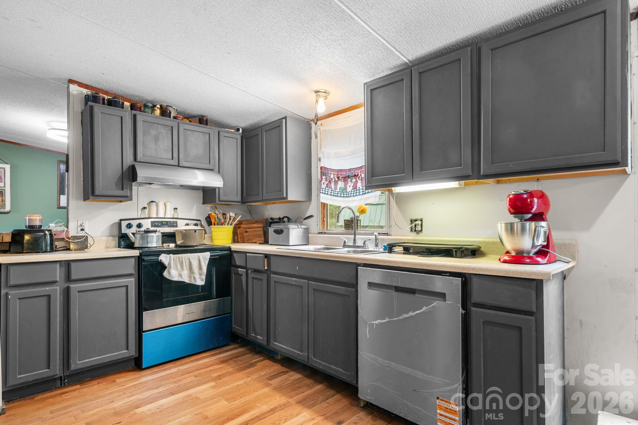 2461 Shadowbrook Drive Property Photo 12