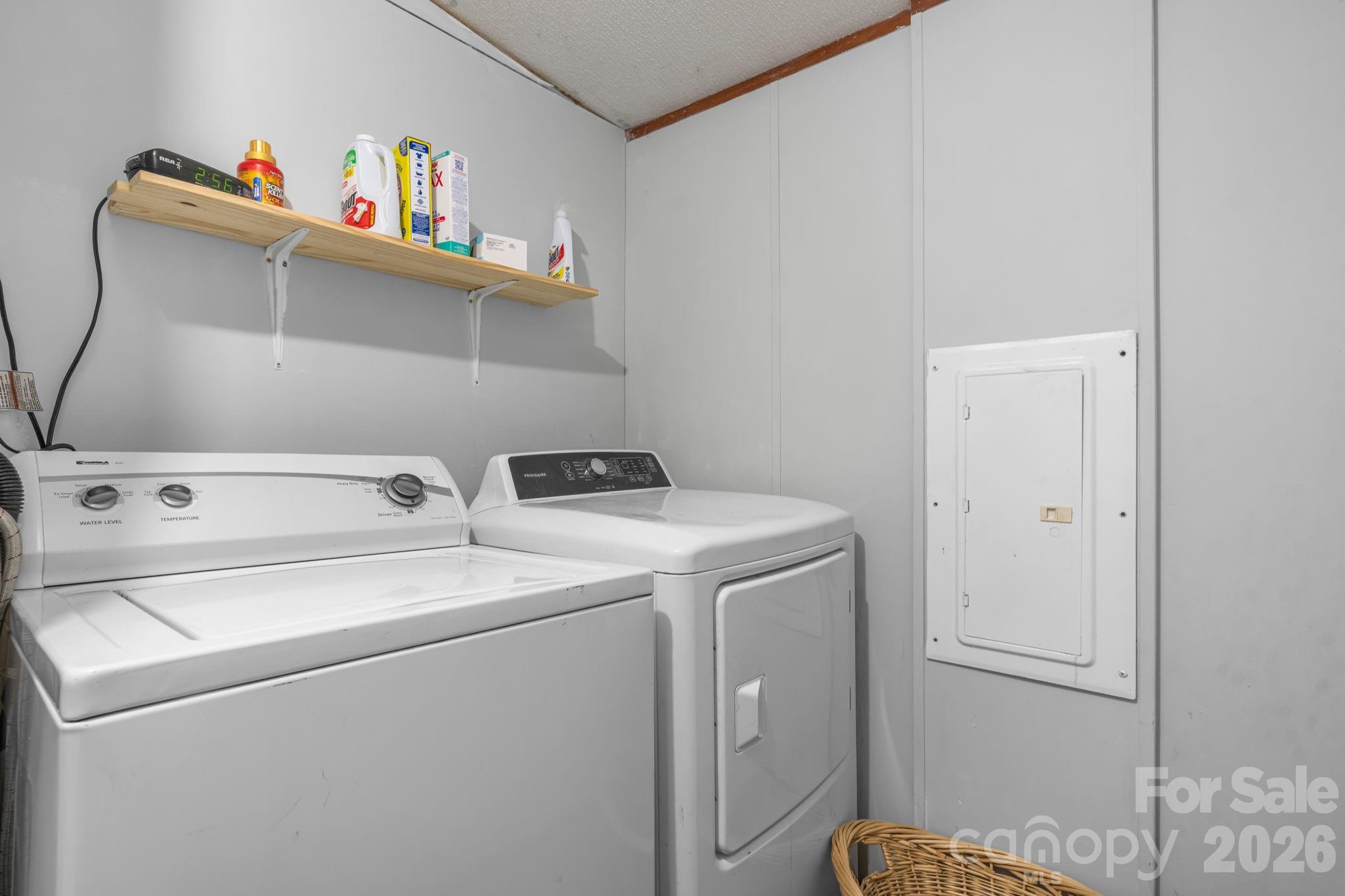 2461 Shadowbrook Drive Property Photo 22