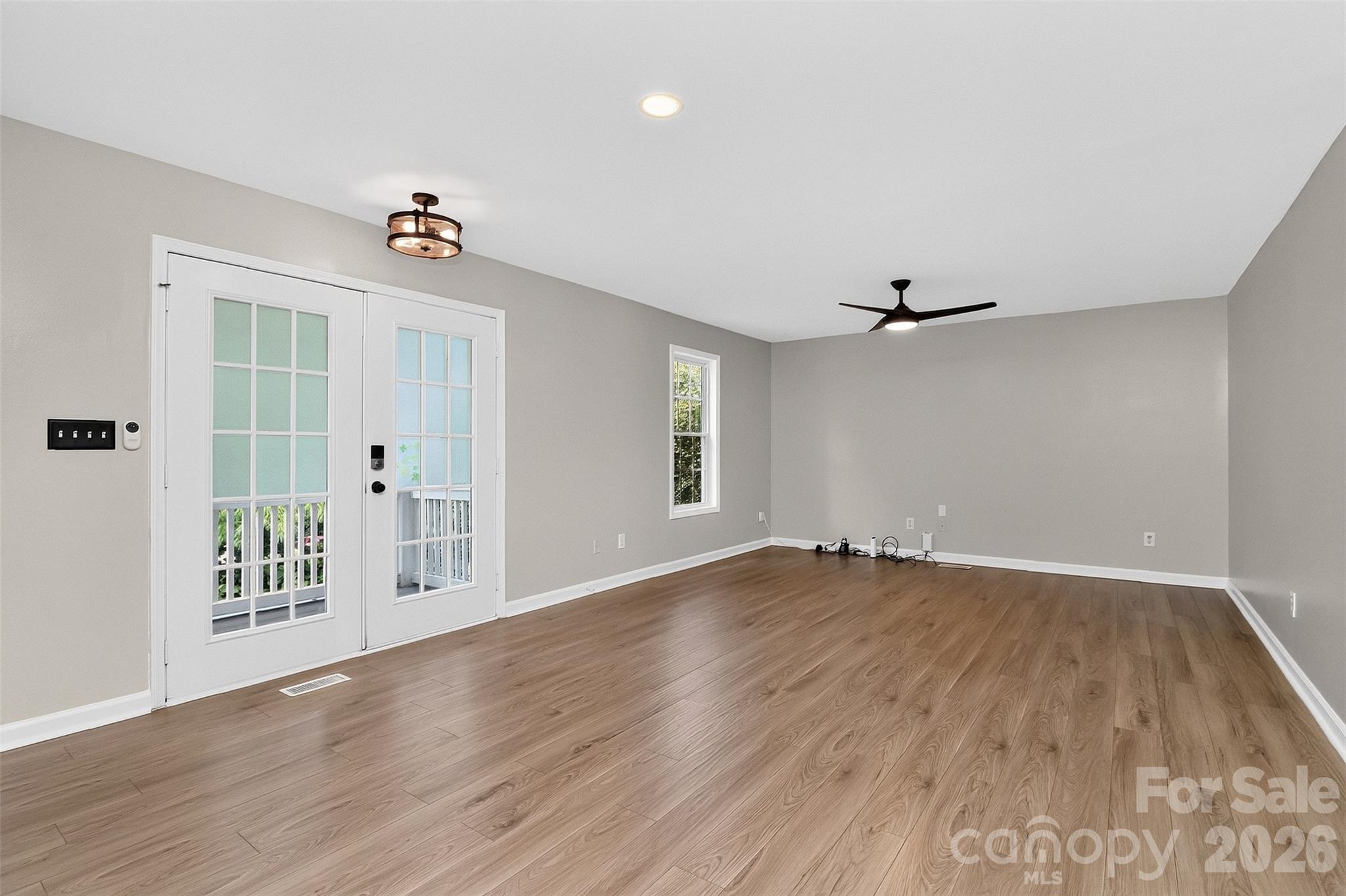176 Toucan Road Property Photo 4