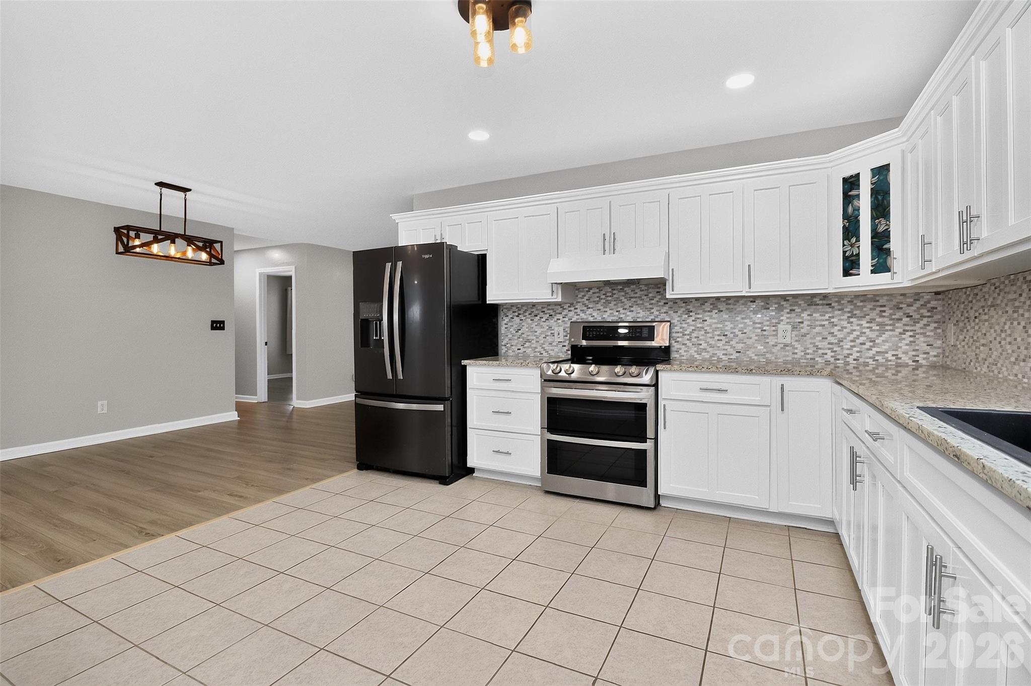176 Toucan Road Property Photo 10