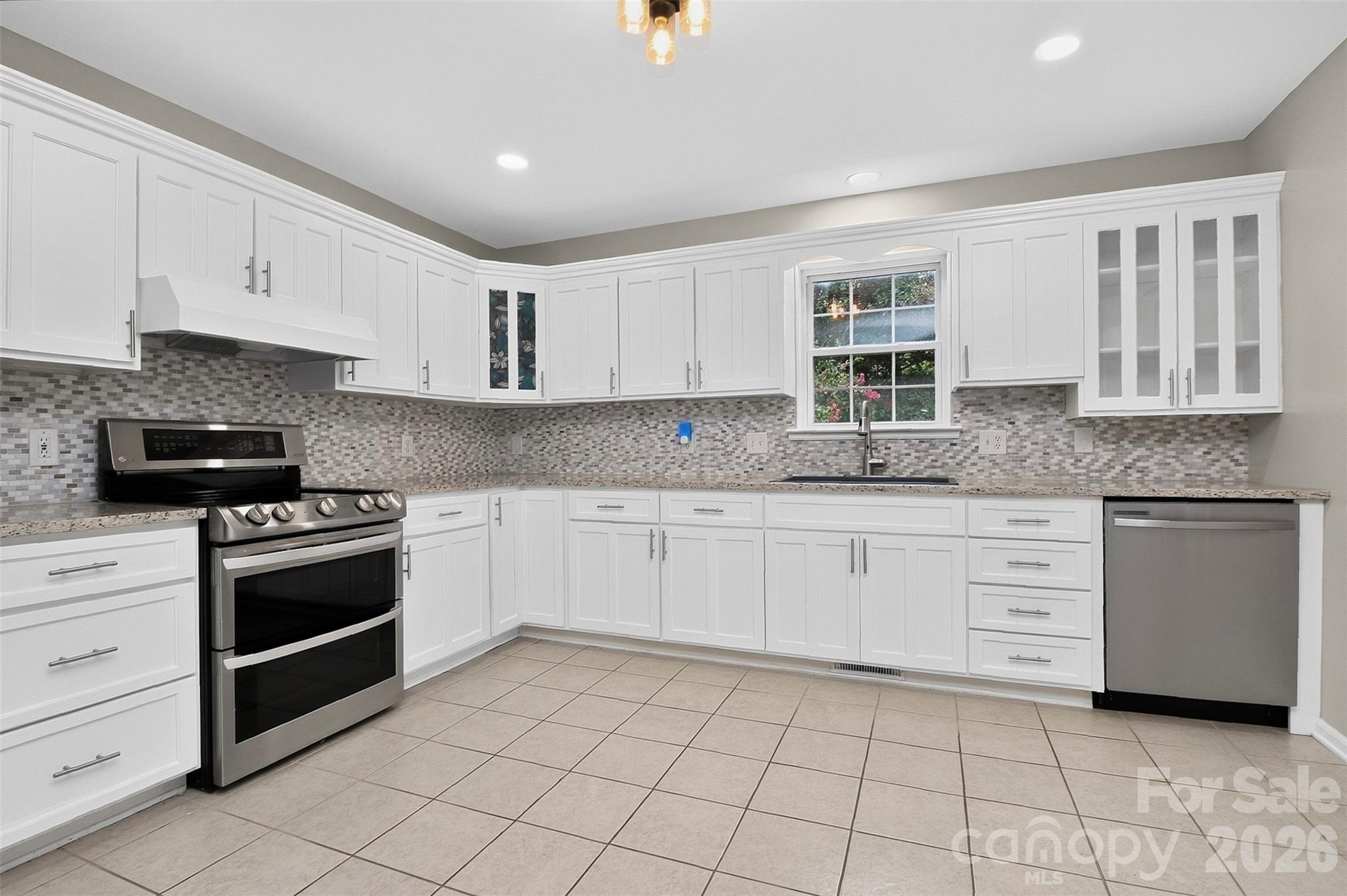 176 Toucan Road Property Photo 11