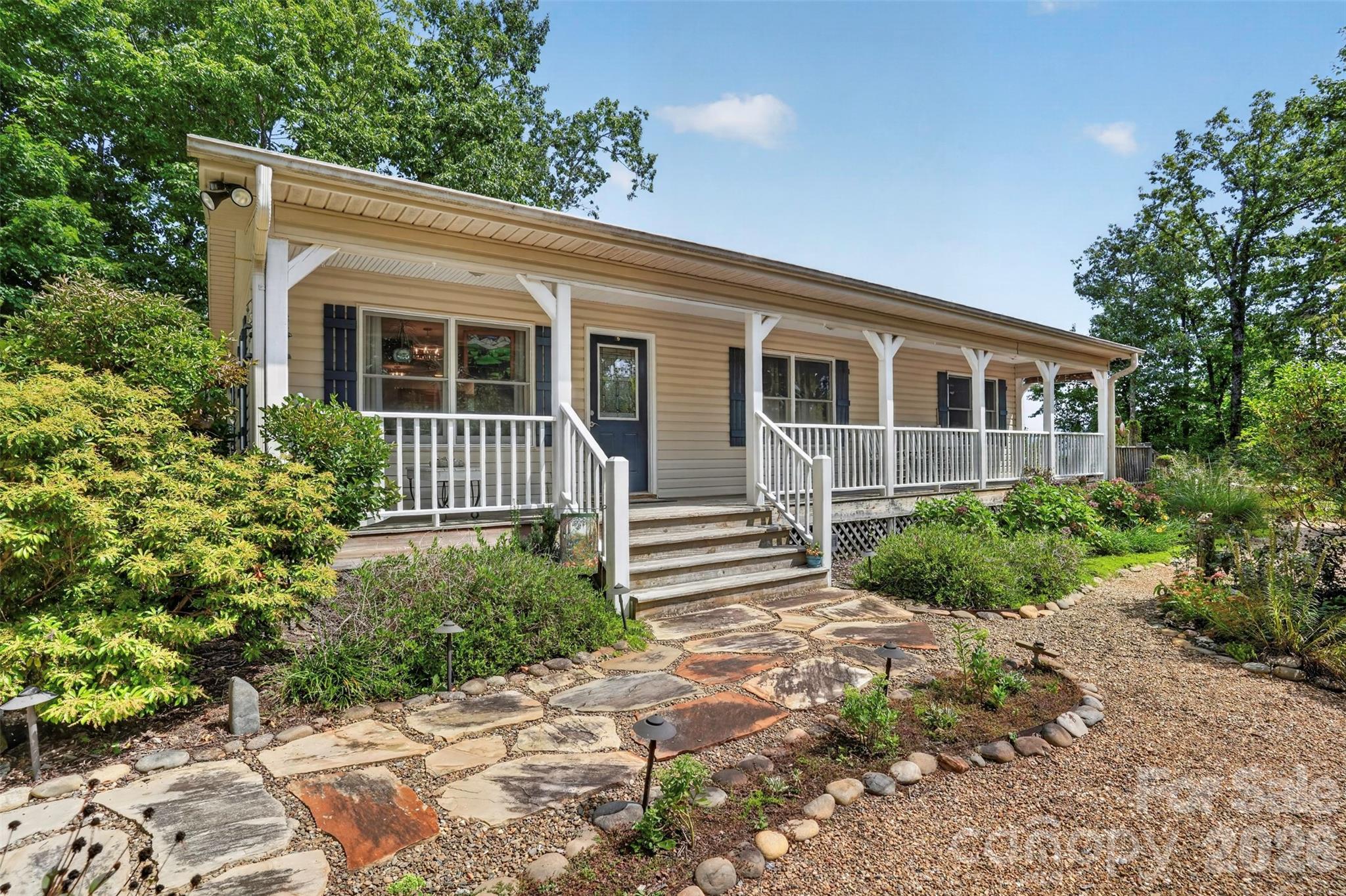 50 Autumn View Drive Property Photo 2