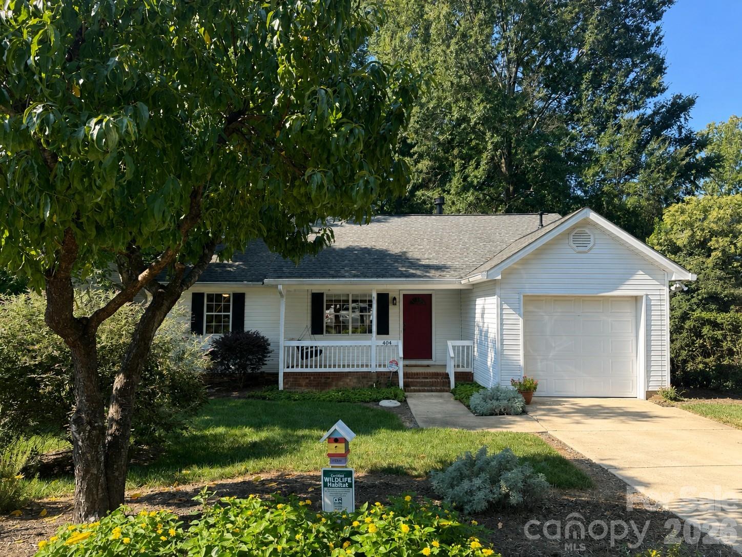 404 Sadie Drive Property Photo 1