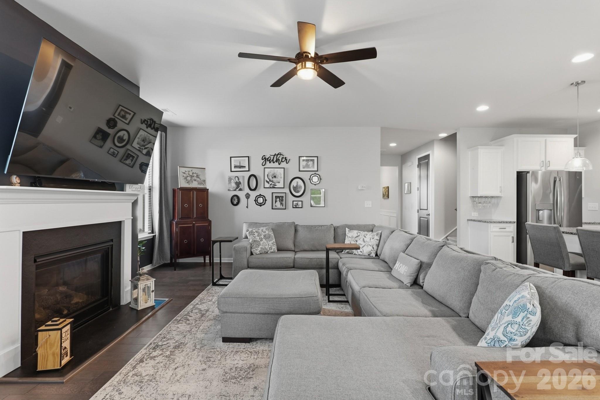494 Cherry Blossom Avenue Property Photo 11