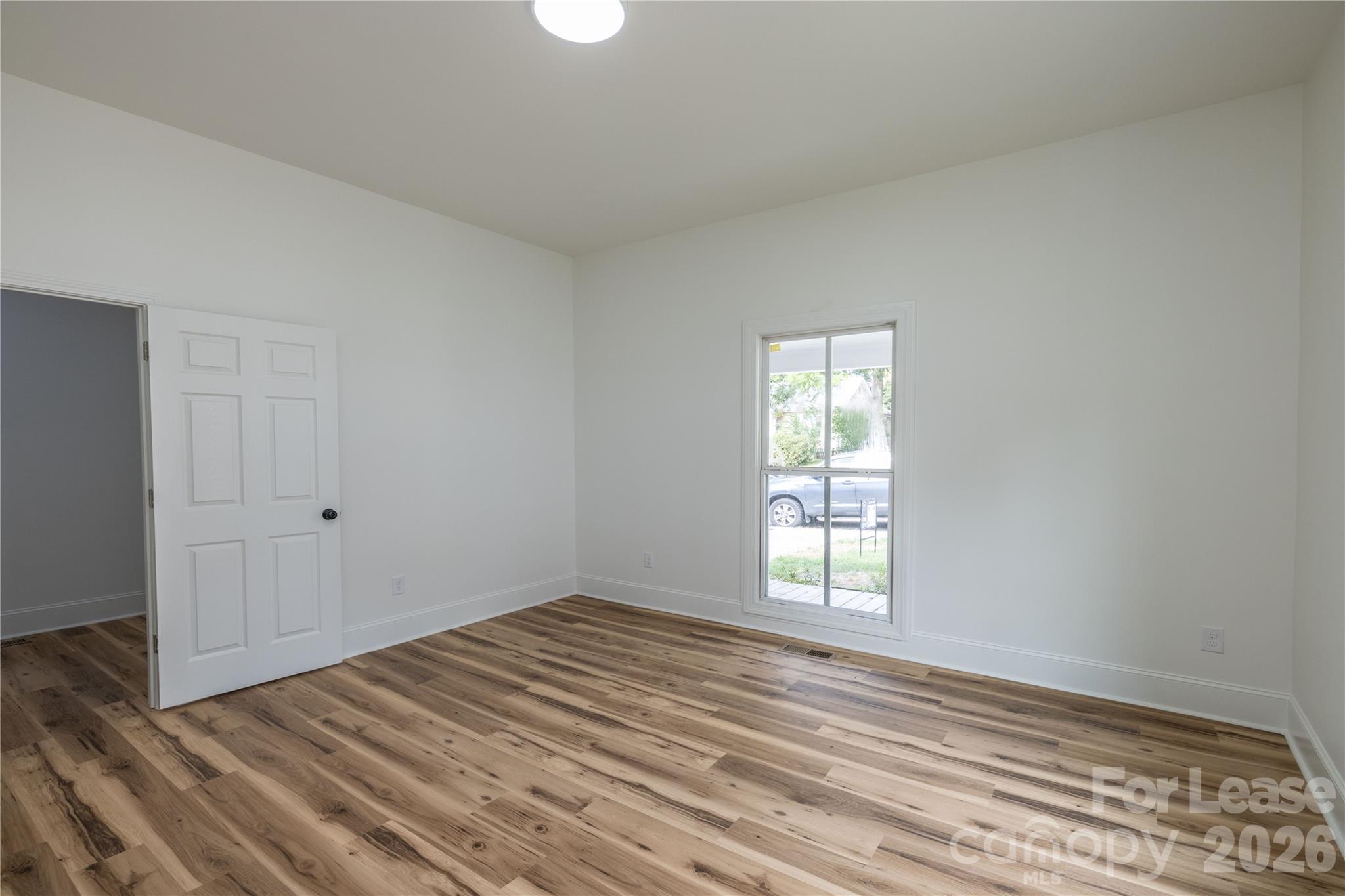 609 W Liberty Street Property Photo 11
