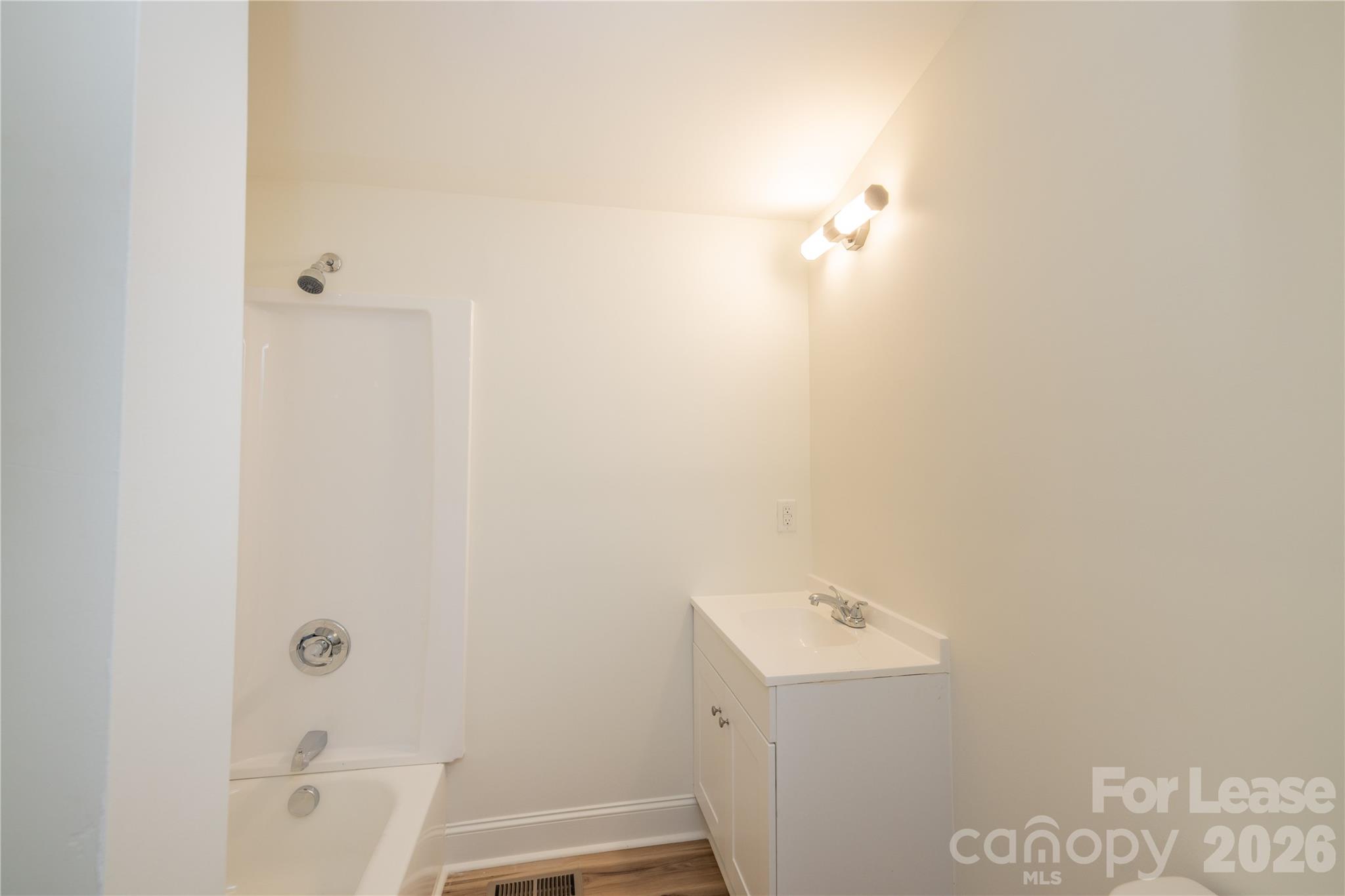 609 W Liberty Street Property Photo 21
