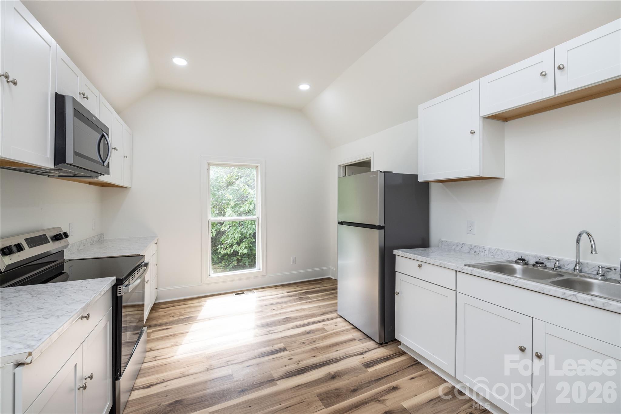 609 W Liberty Street Property Photo 26