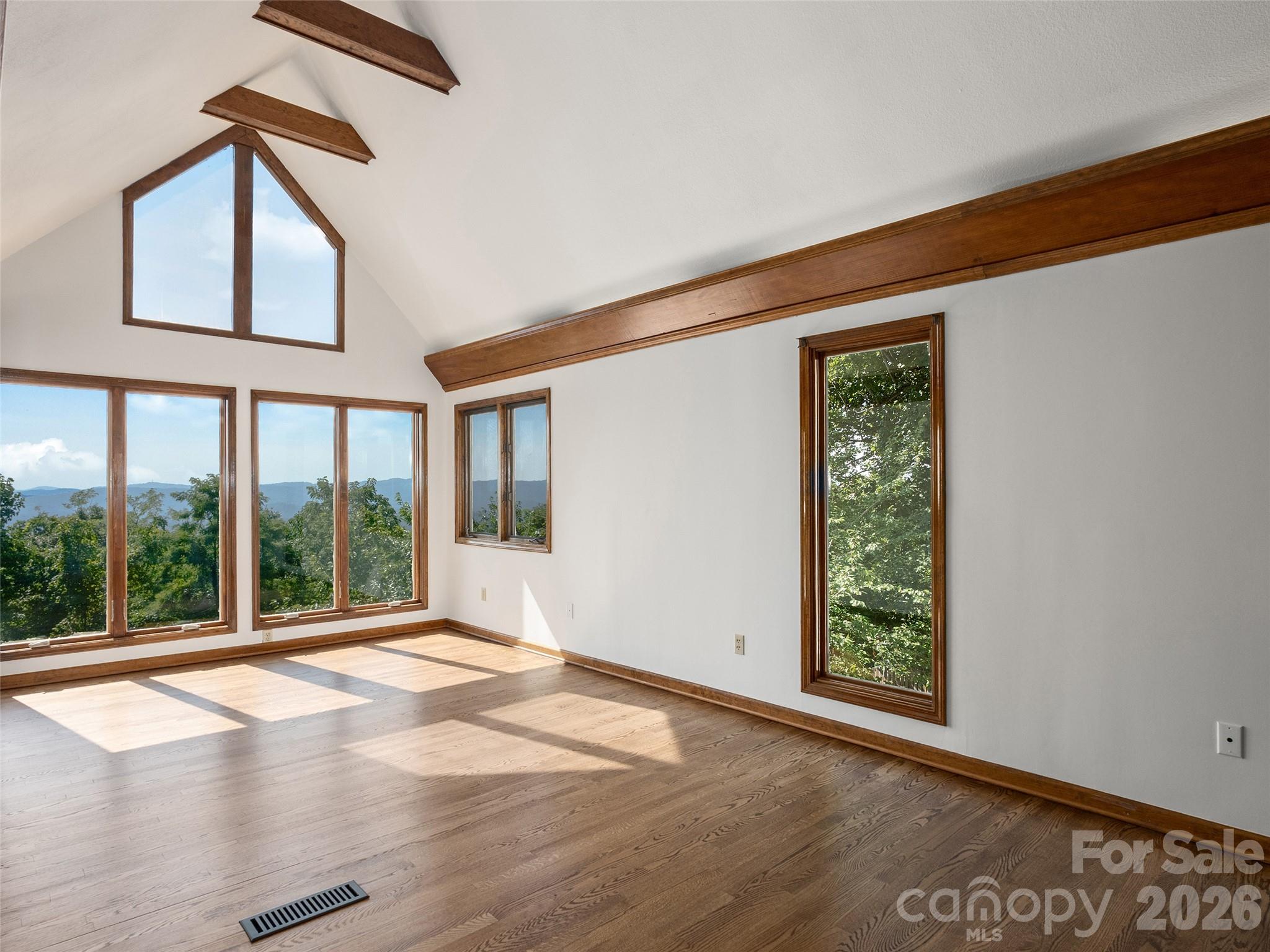 288 Roberts Drive Property Photo 2