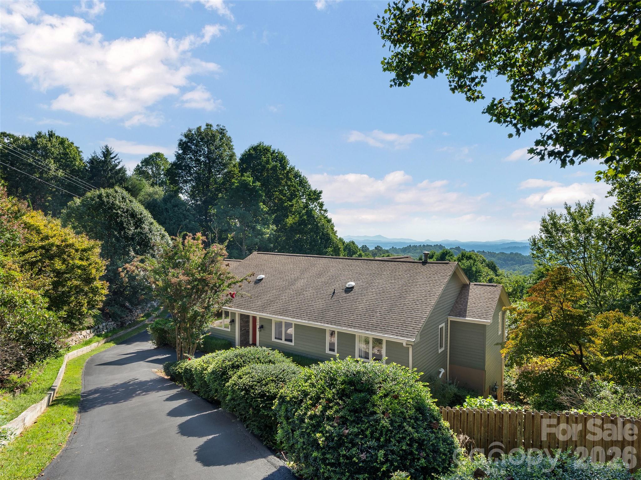 288 Roberts Drive Property Photo 4