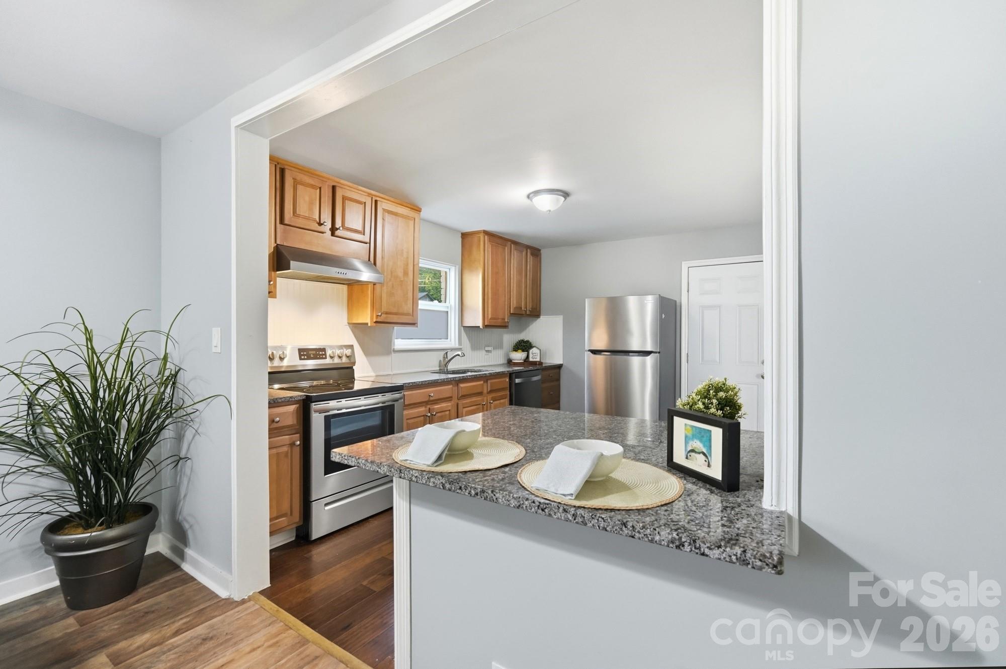 3300 Bonaire Drive Property Photo 6