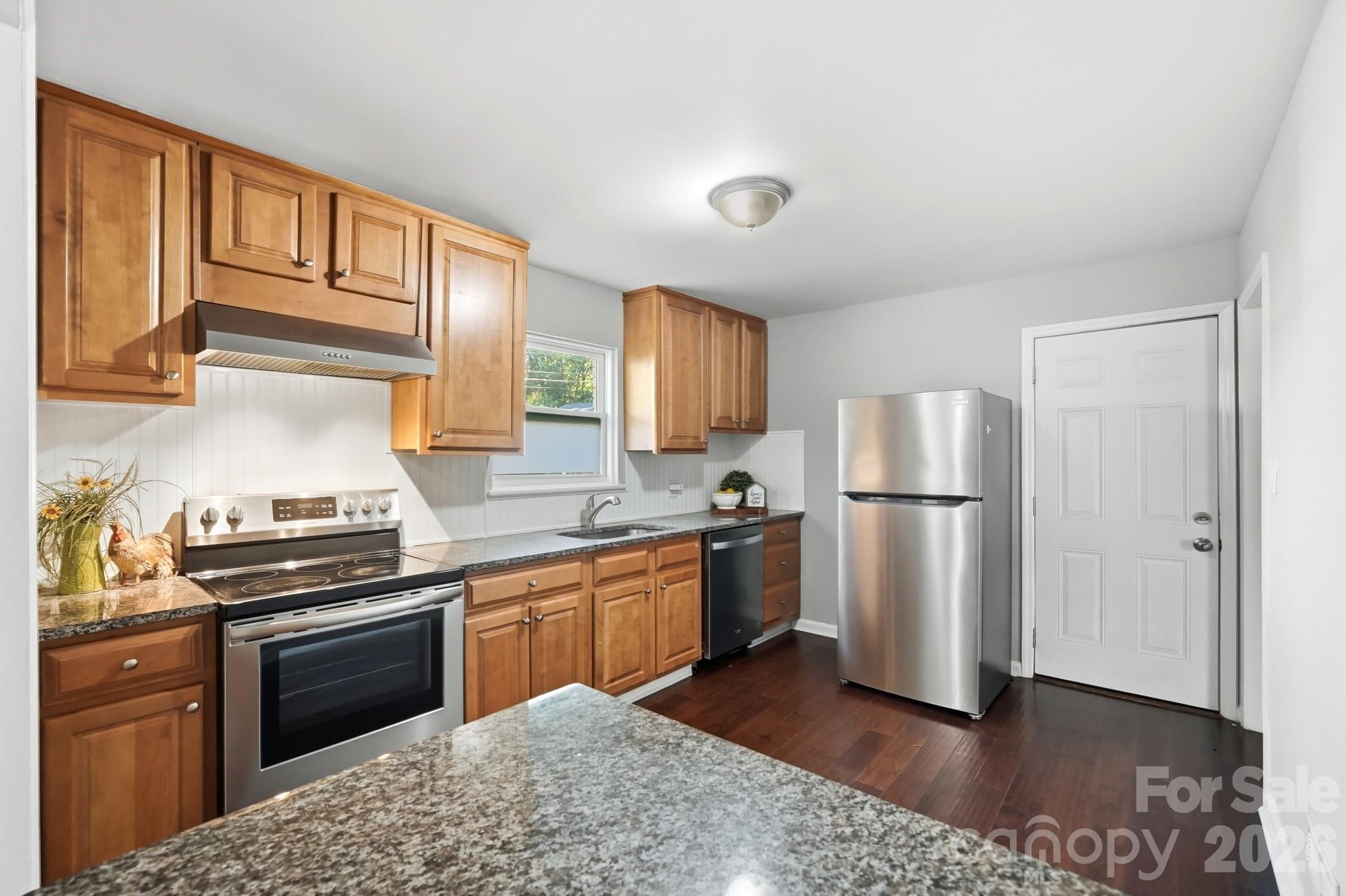 3300 Bonaire Drive Property Photo 7