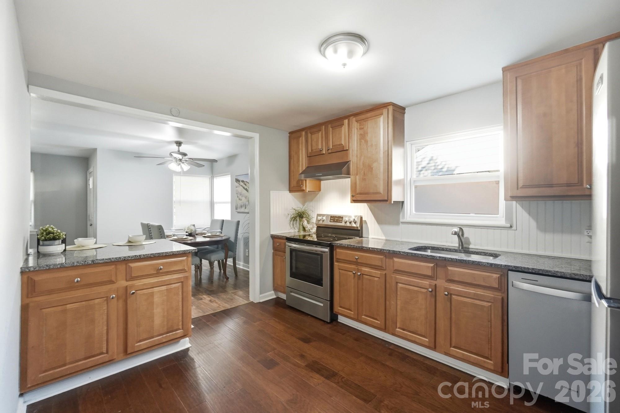 3300 Bonaire Drive Property Photo 8