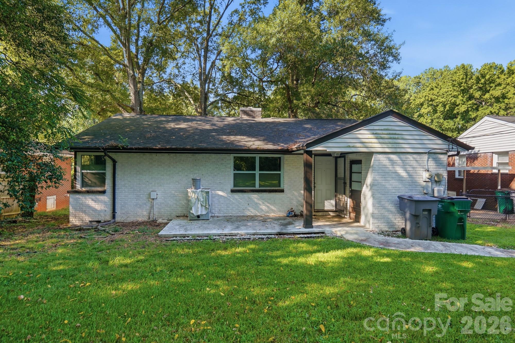 3300 Bonaire Drive Property Photo 13