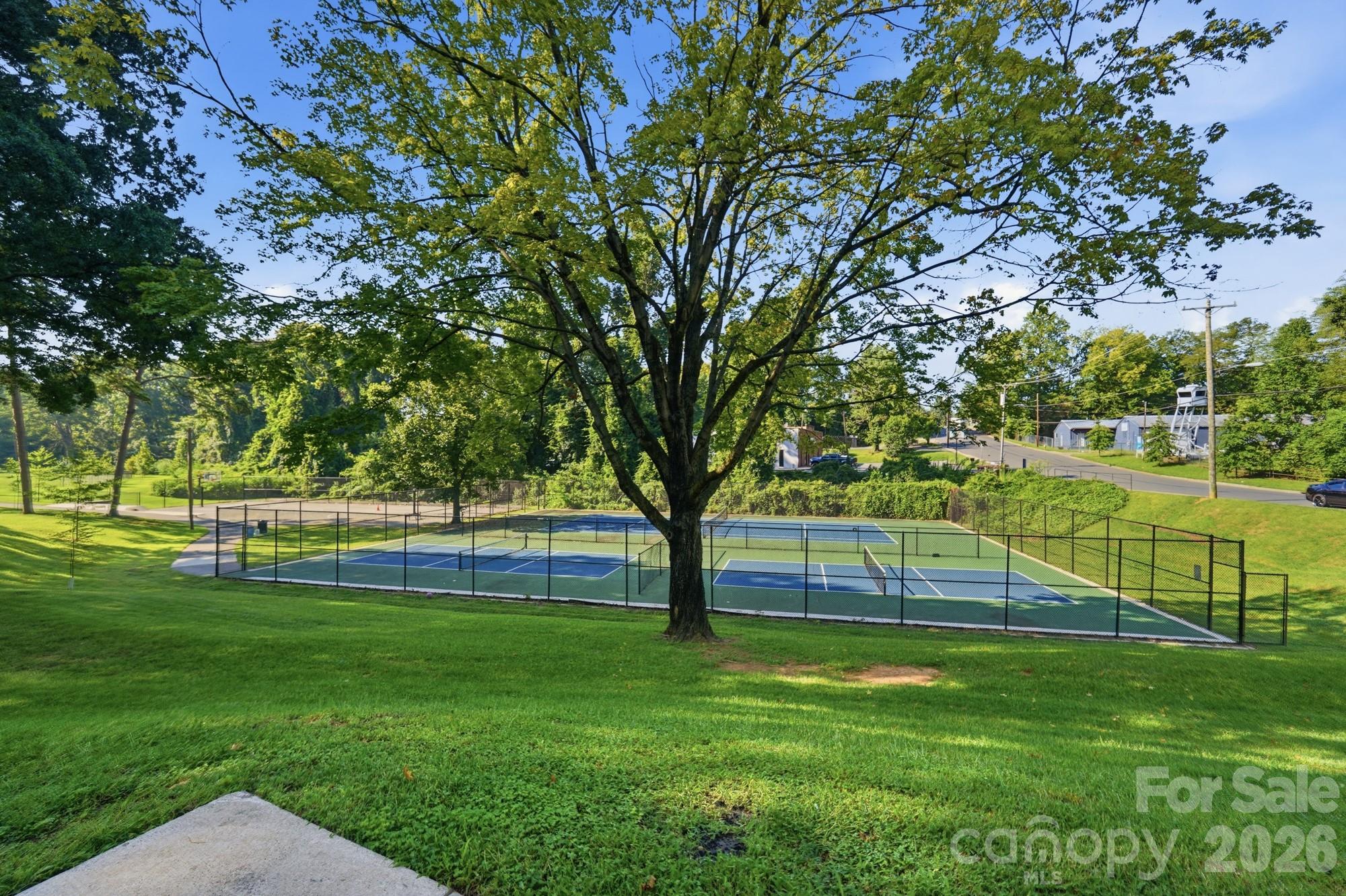 3300 Bonaire Drive Property Photo 15