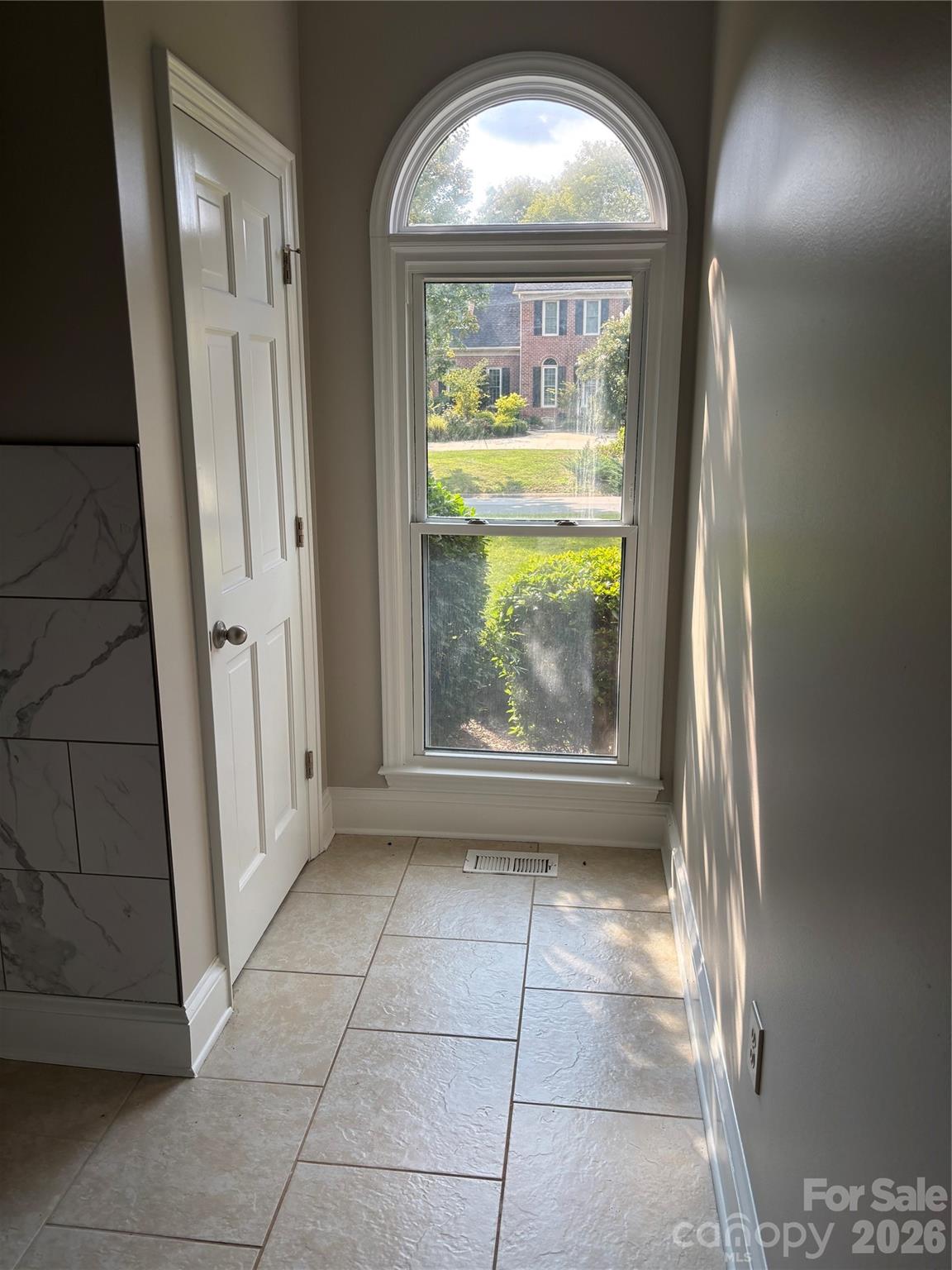 1001 Downpatrick Lane Property Photo 15