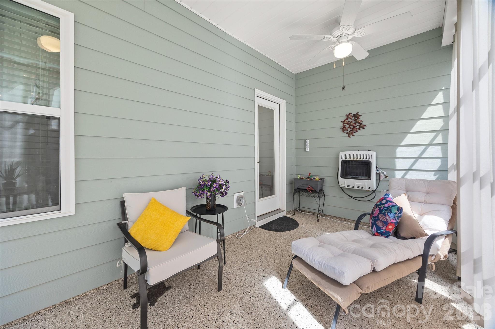 22444 Gateway Drive Property Photo 4