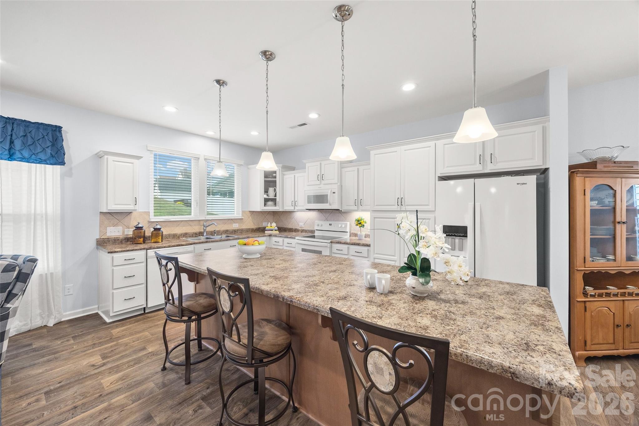 22444 Gateway Drive Property Photo 13