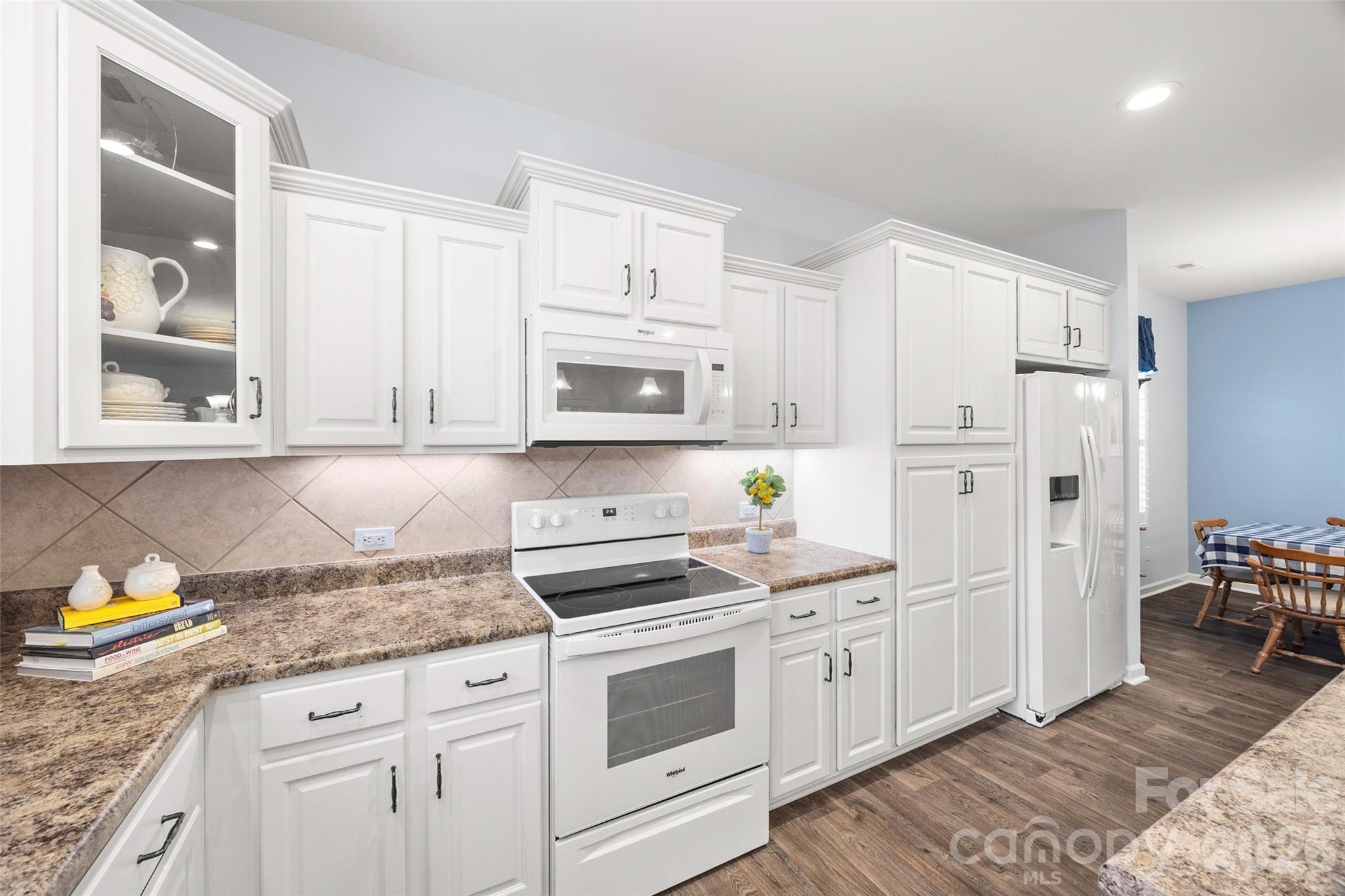 22444 Gateway Drive Property Photo 14