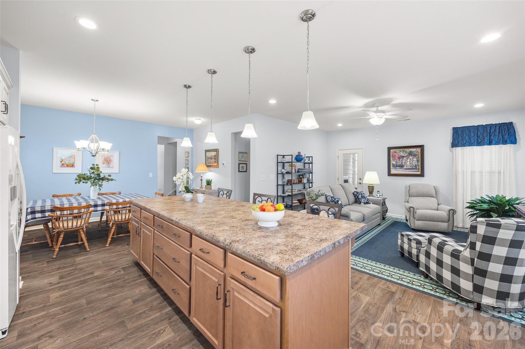 22444 Gateway Drive Property Photo 15