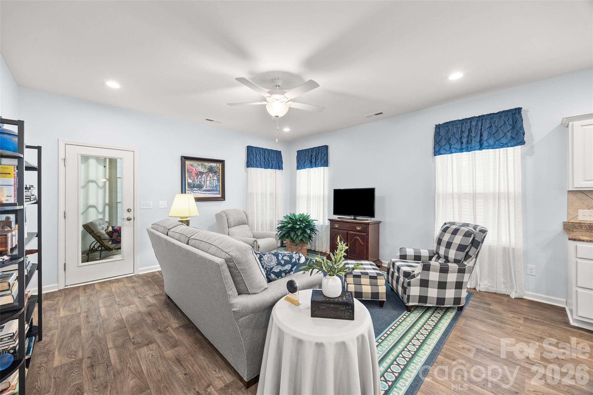 22444 Gateway Drive Property Photo 20