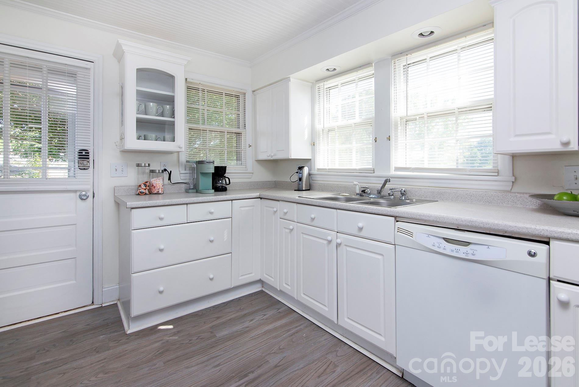 9531 Idlewild Road Property Photo 12