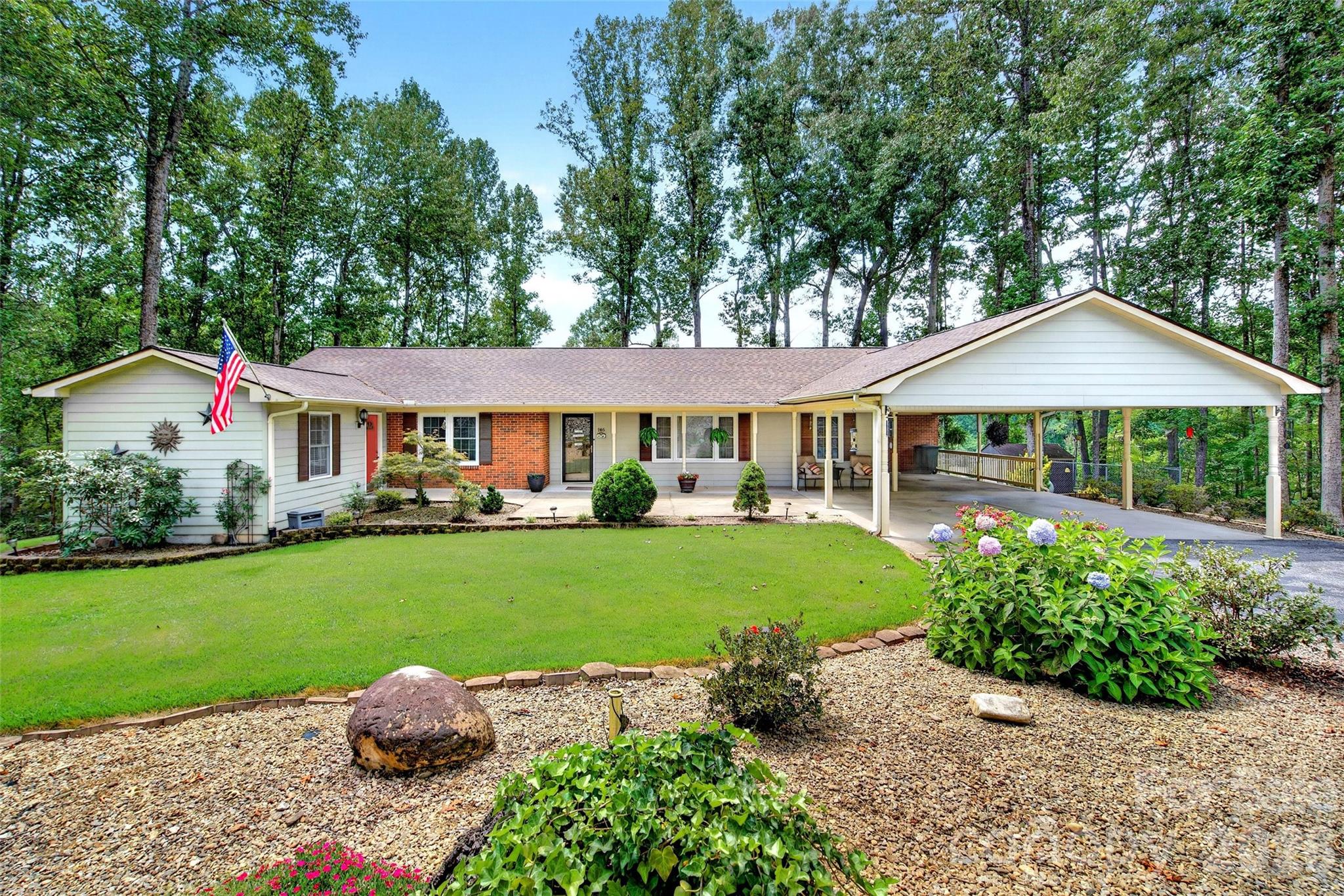 146 Cobblestone Drive Property Photo 1