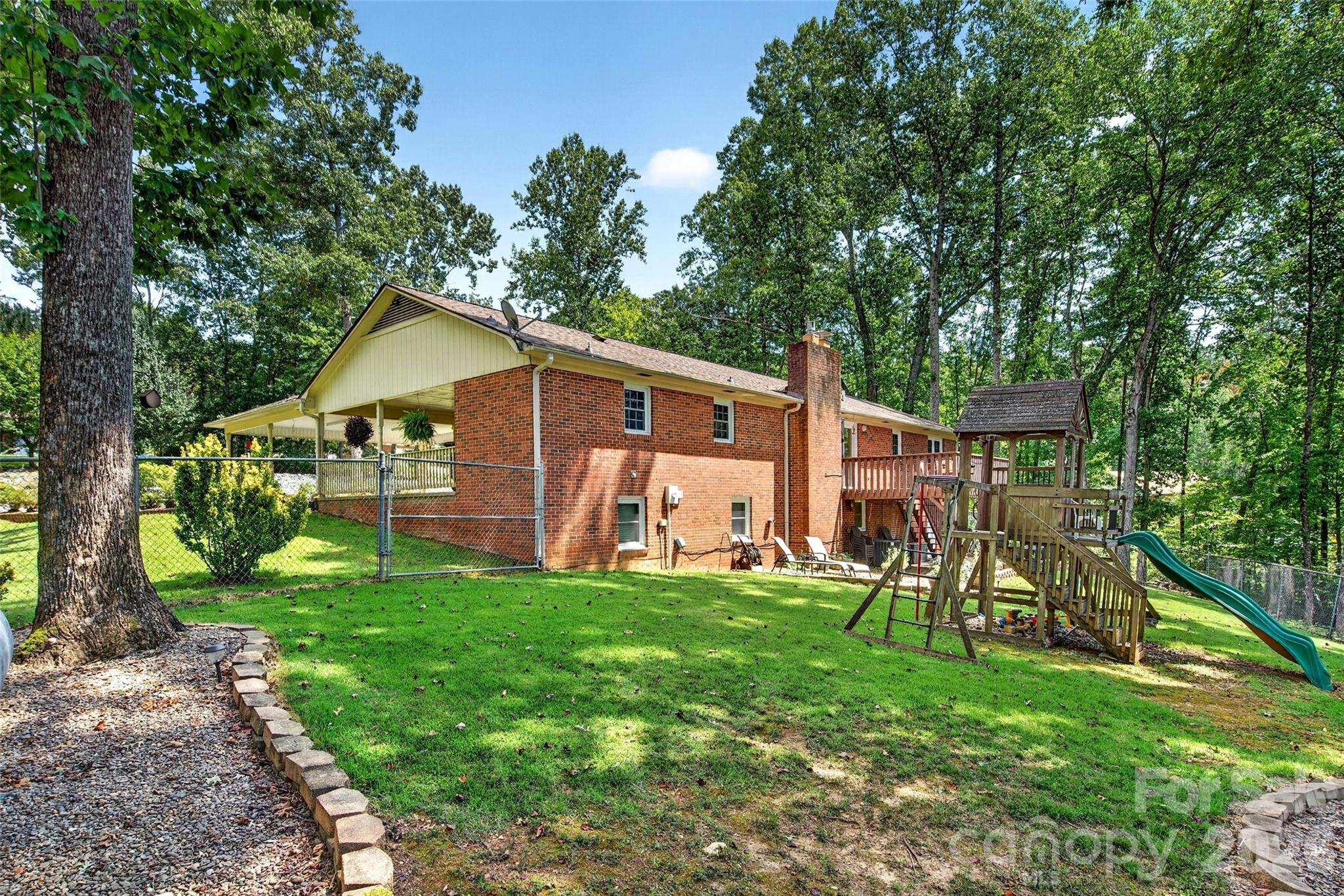 146 Cobblestone Drive Property Photo 4