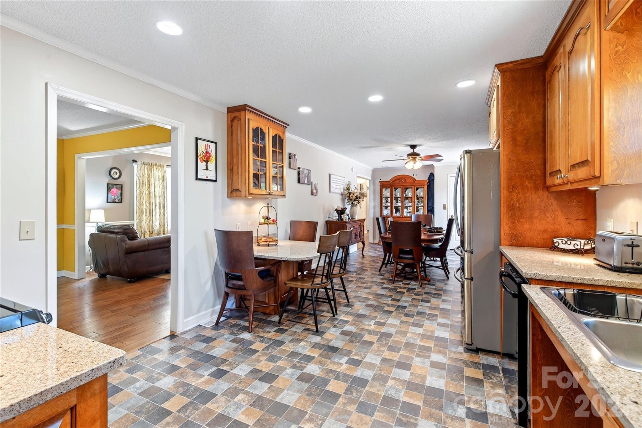 146 Cobblestone Drive Property Photo 12