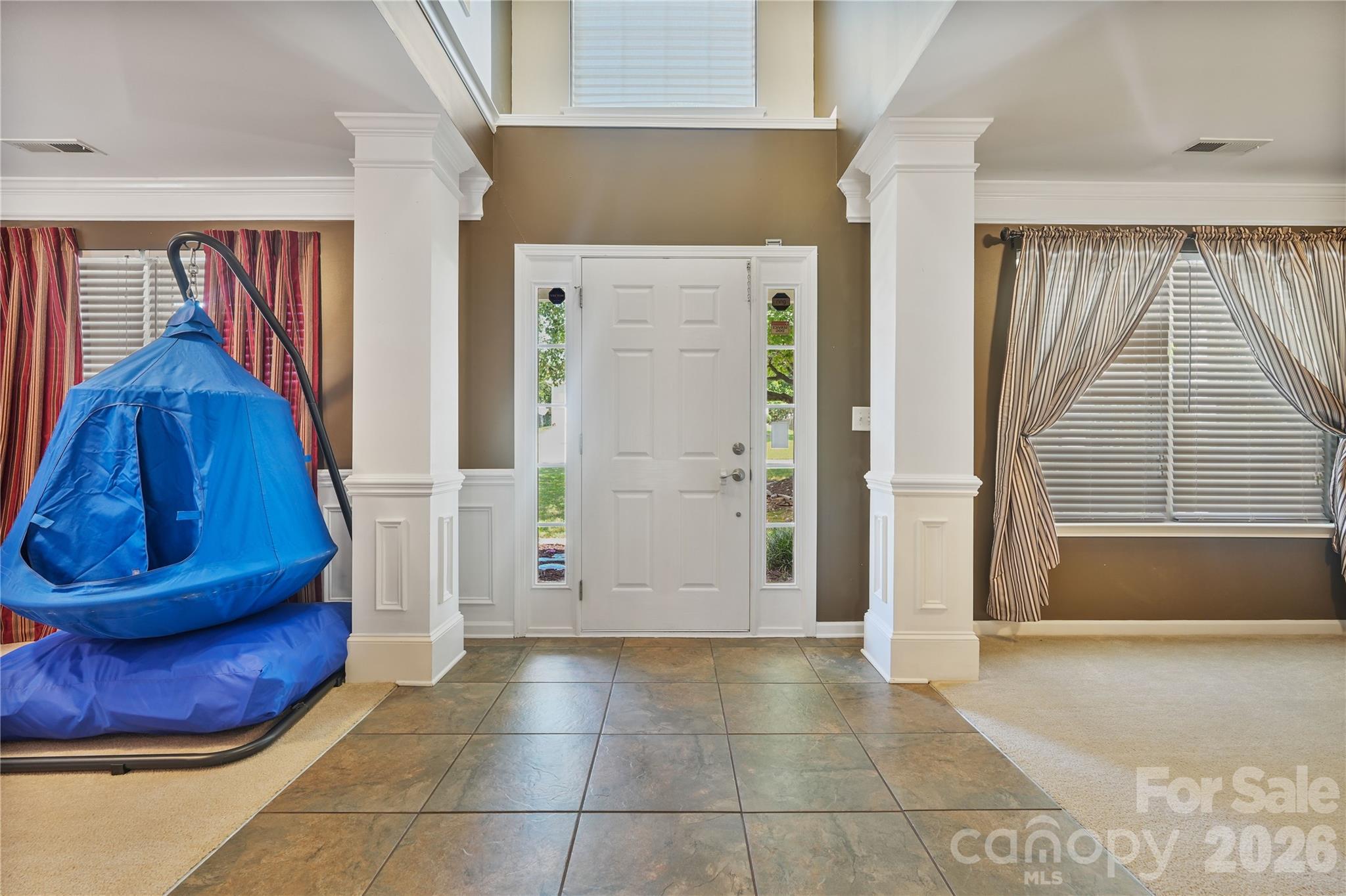 190 Almora Loop Property Photo 3