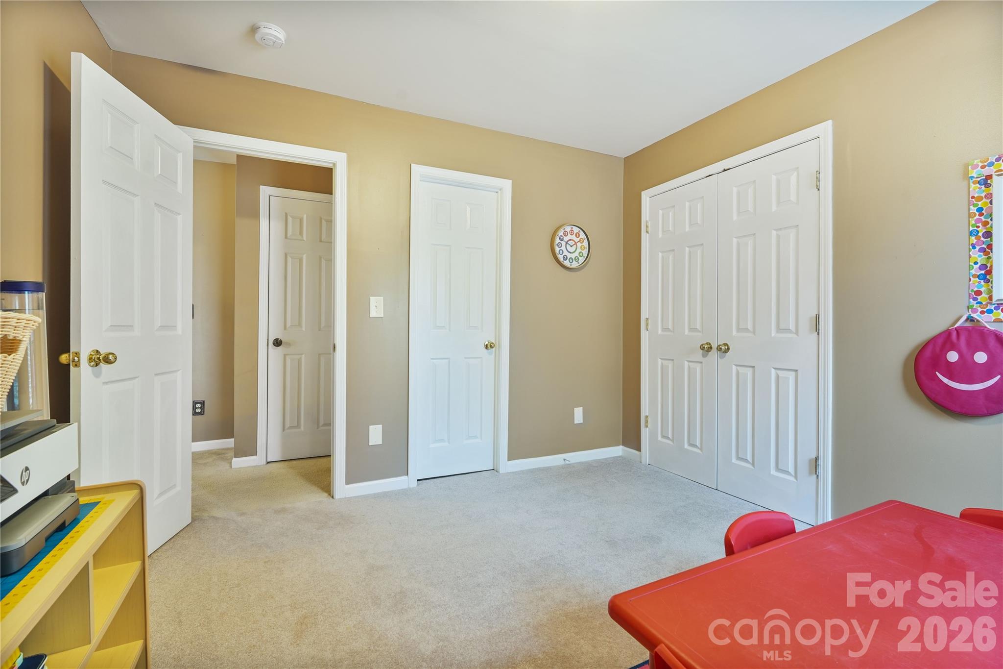 190 Almora Loop Property Photo 9