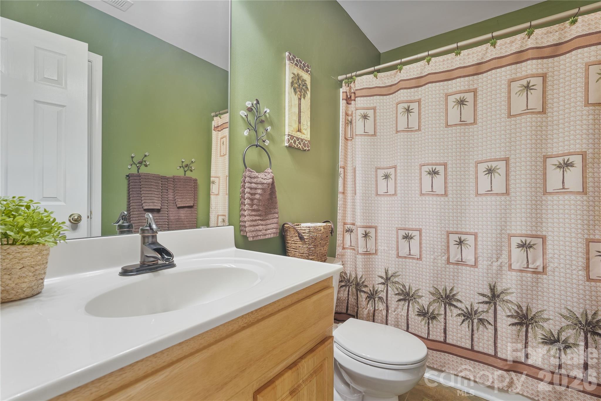 190 Almora Loop Property Photo 10