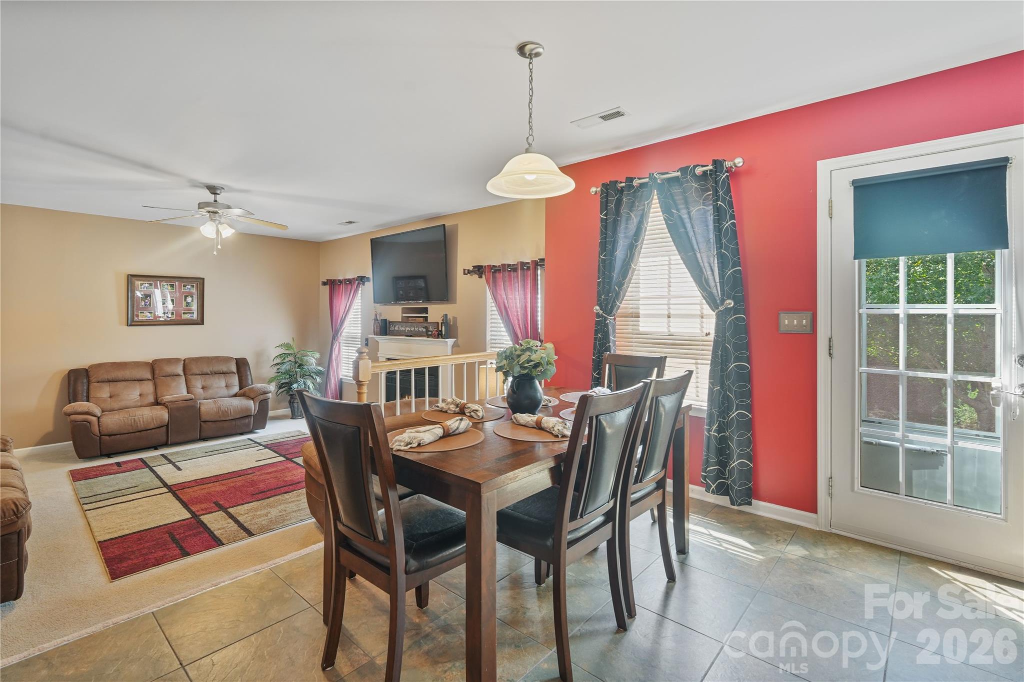 190 Almora Loop Property Photo 17