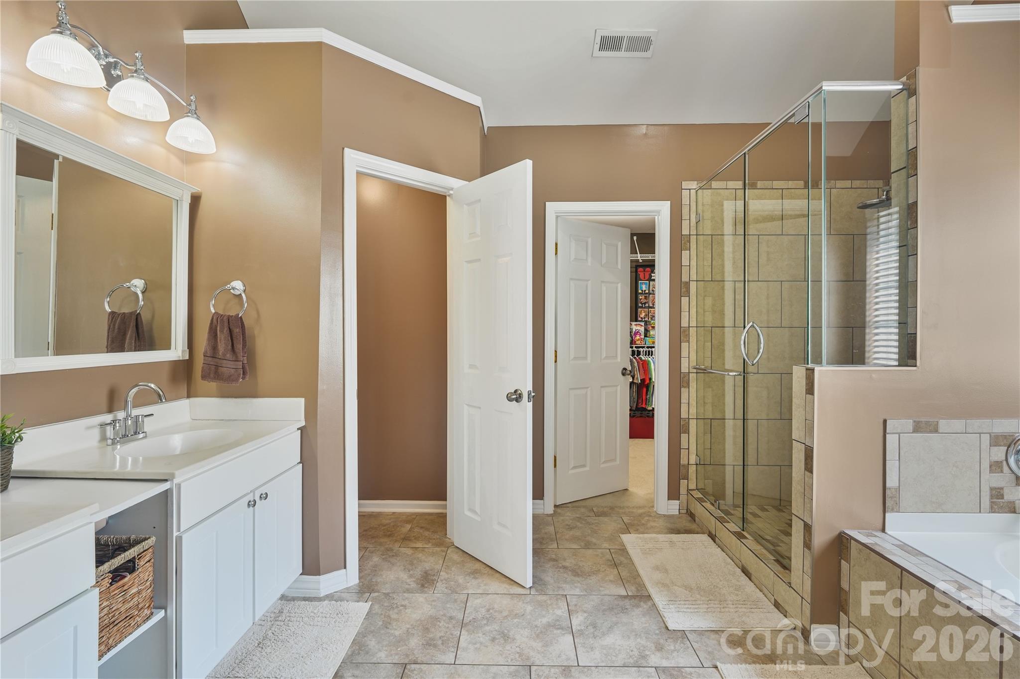 190 Almora Loop Property Photo 24
