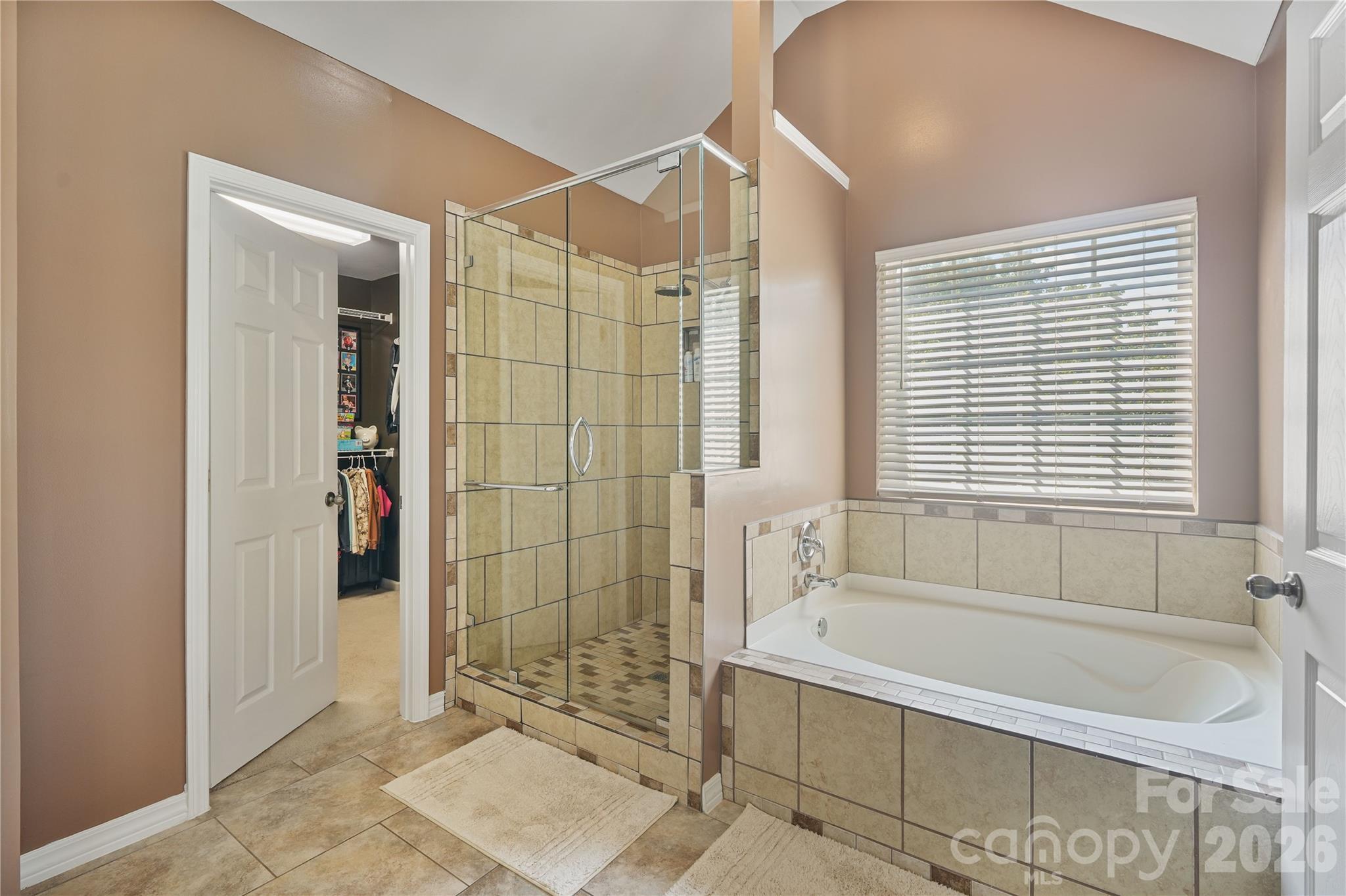 190 Almora Loop Property Photo 25